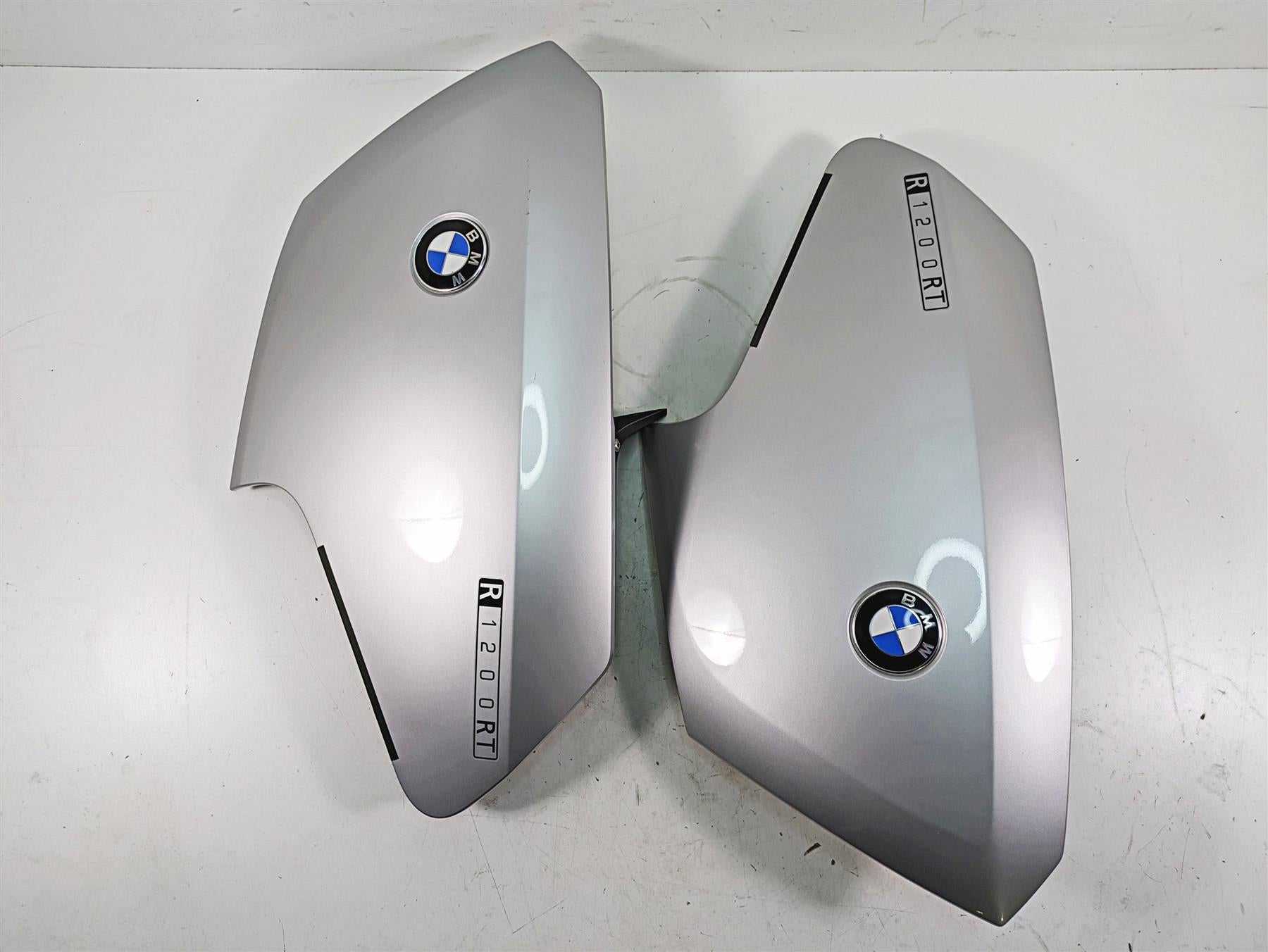 2007 BMW R1200RT K26 Upper Side Emblem Panel Set 46637682941 46637682942 | Mototech271