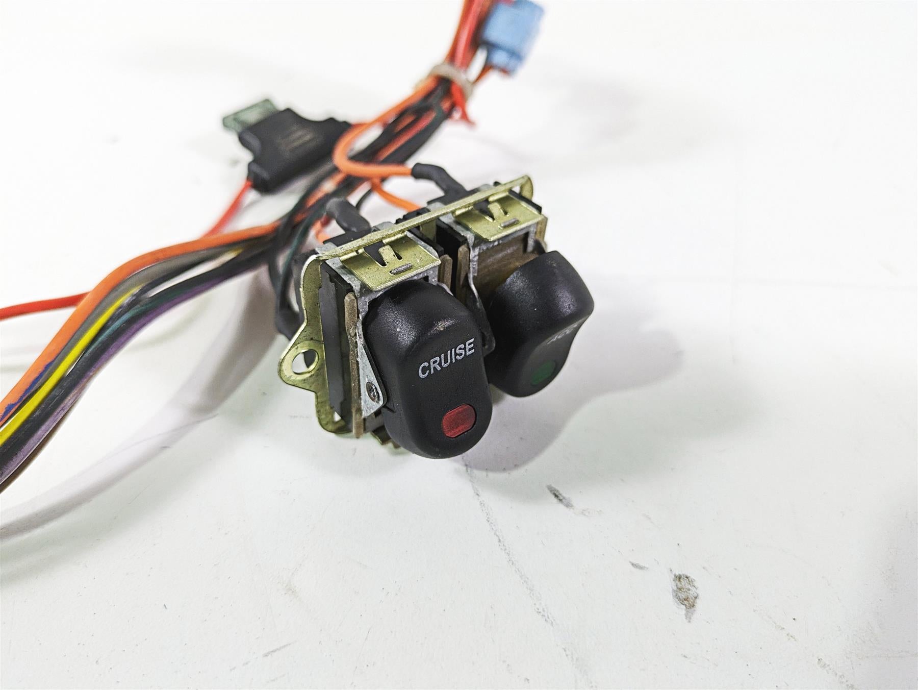 2008 Harley Touring FLHTCU E-Glide 105TH Auxiliary Switch Set Cruise 70271-98 {{ shop.shopifyCountryName }} - Mototech271
