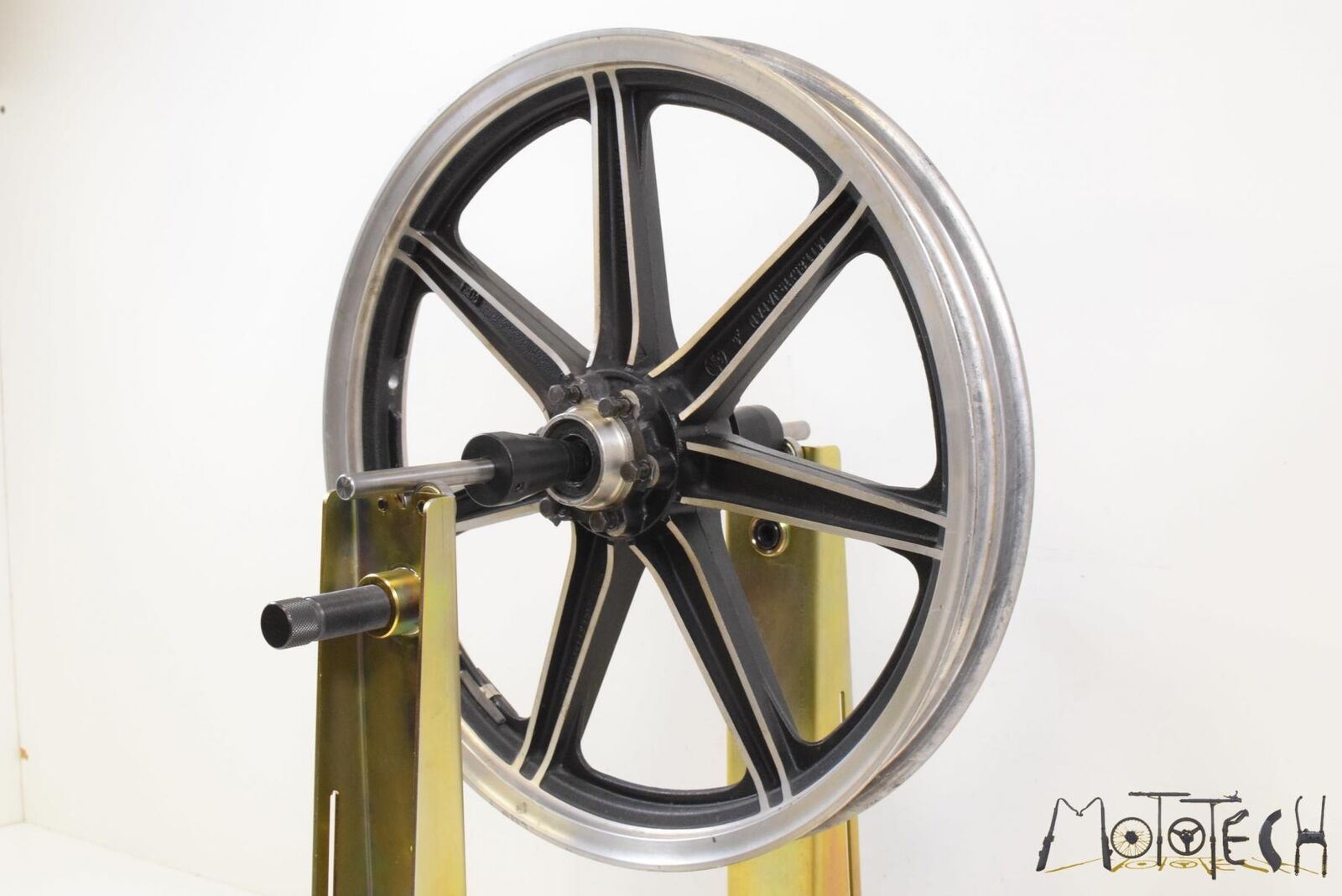 1980 Yamaha XS1100SG XS1100 SG Front 19x1.85 Wheel Rim STRAIGHT 5MT-25398-00-00 {{ shop.shopifyCountryName }} - Mototech271