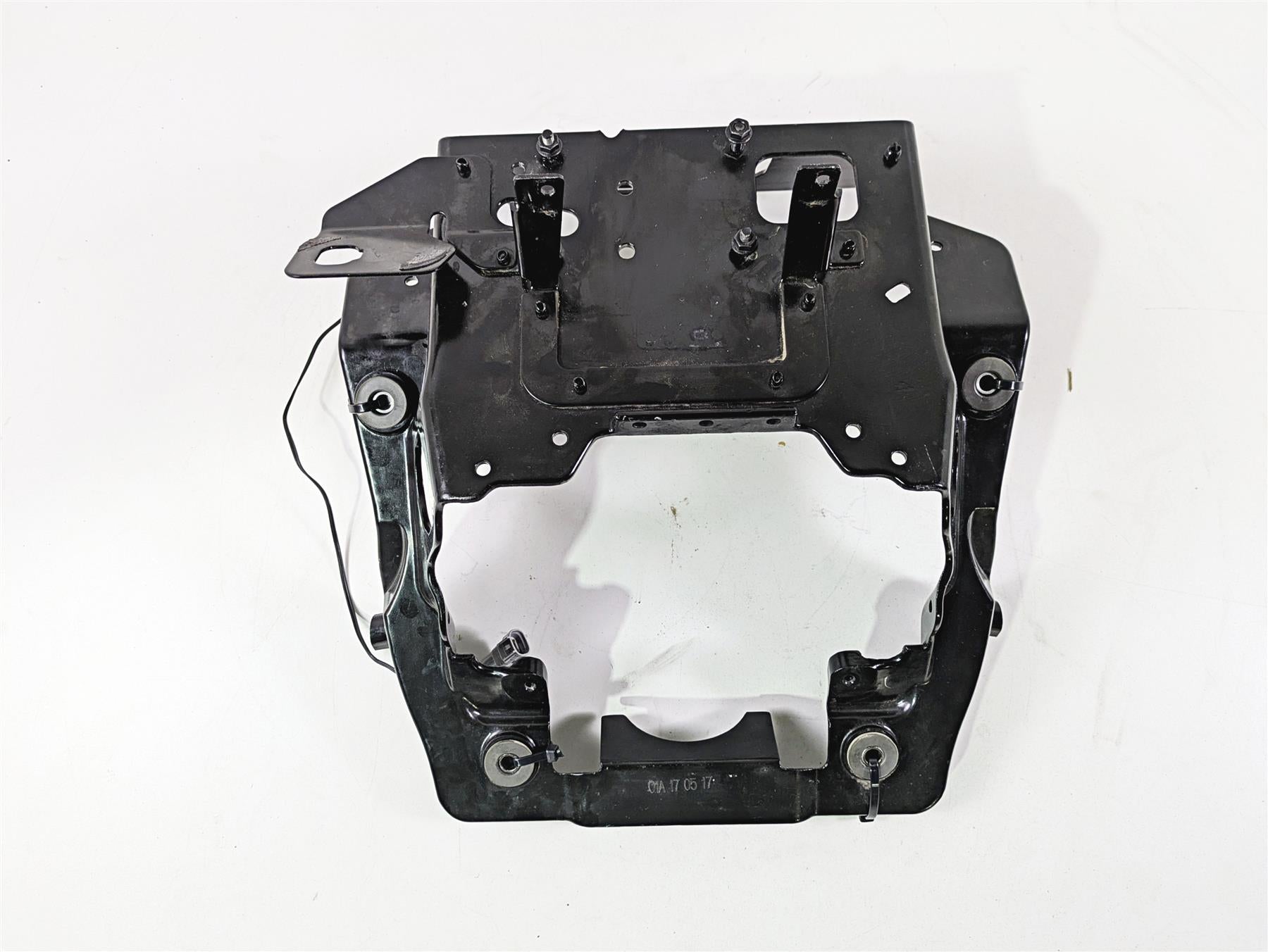 2017 Indian Chieftain Limited Front Fairing Stay Holder Carrier 1022608 {{ shop.shopifyCountryName }} - Mototech271