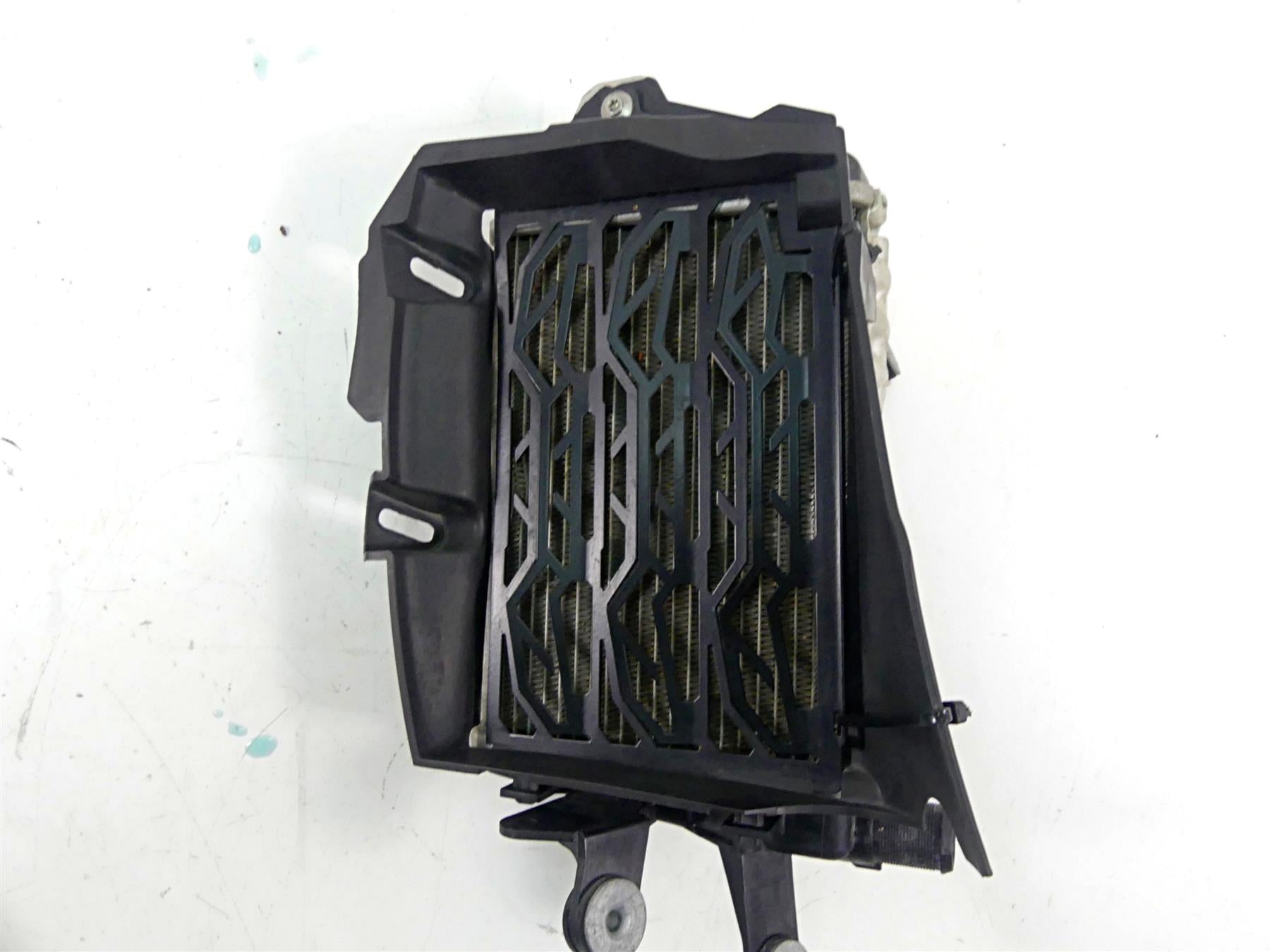 2016 BMW R1200GS Adv K51 Left Radiator Thermostat Fan Cover 17118546408 {{ shop.shopifyCountryName }} - Mototech271
