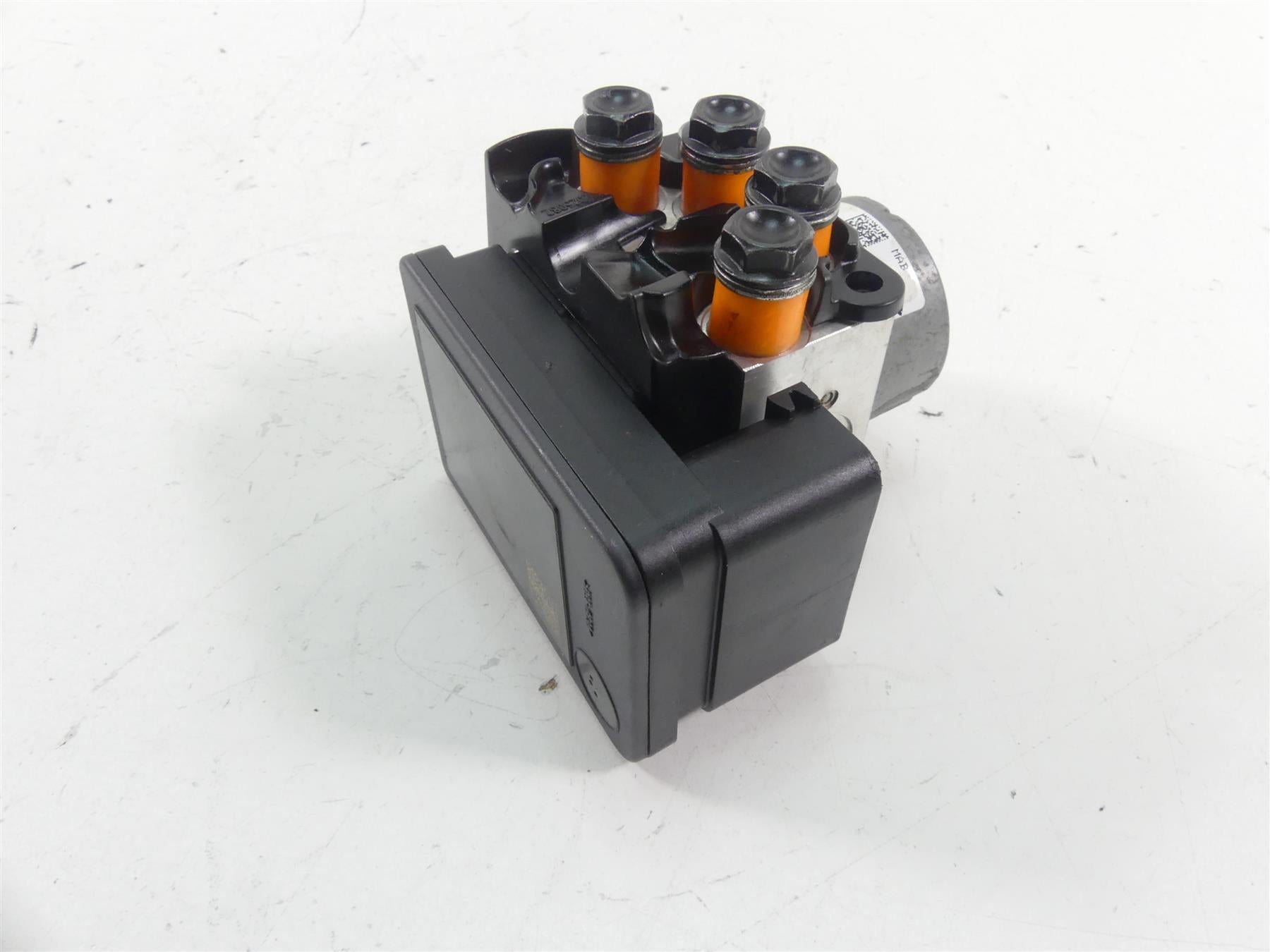 2017 Triumph Thruxton 1200 R Abs Brake Pump Module Unit T2021931 {{ shop.shopifyCountryName }} - Mototech271