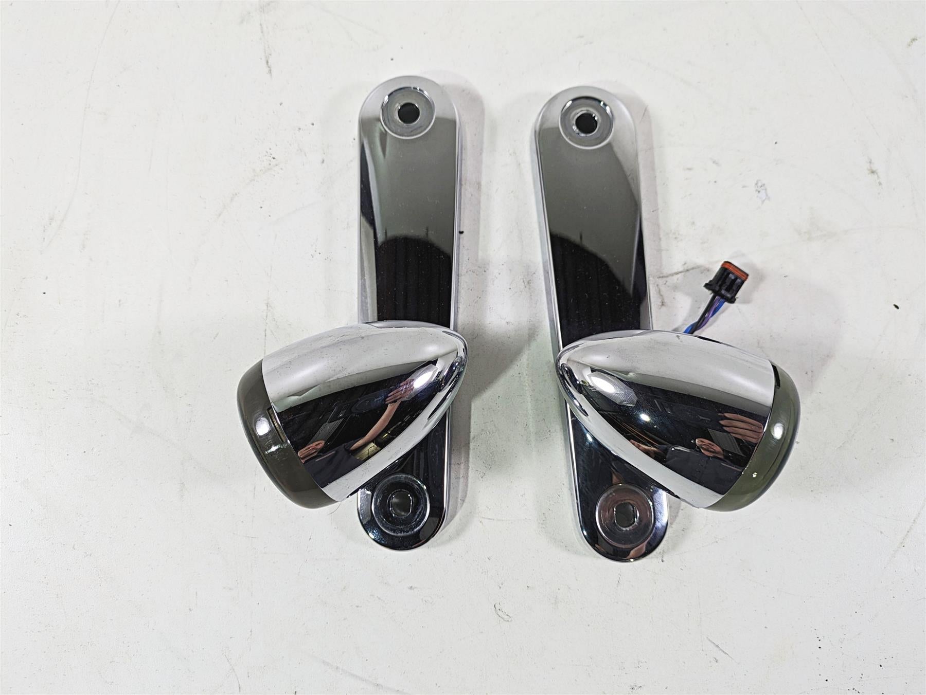 2020 Harley Touring FLHT Electra Glide Front Led Blinker & Mount Set 68000036 {{ shop.shopifyCountryName }} - Mototech271
