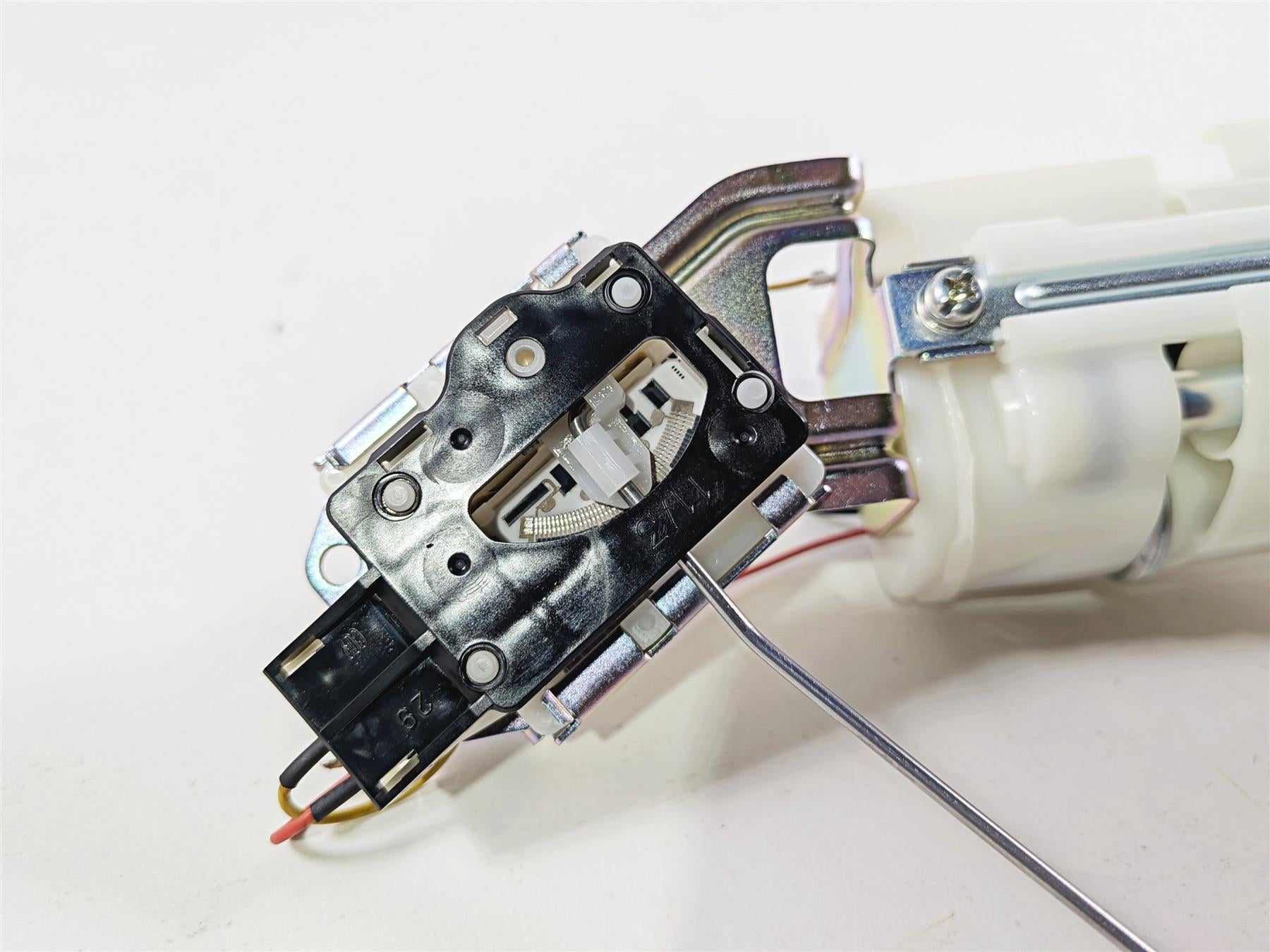 2024 Suzuki GSXR 600 Fuel Gas Petrol Pump & Sending Unit -Tested 15100-14J01 {{ shop.shopifyCountryName }} - Mototech271