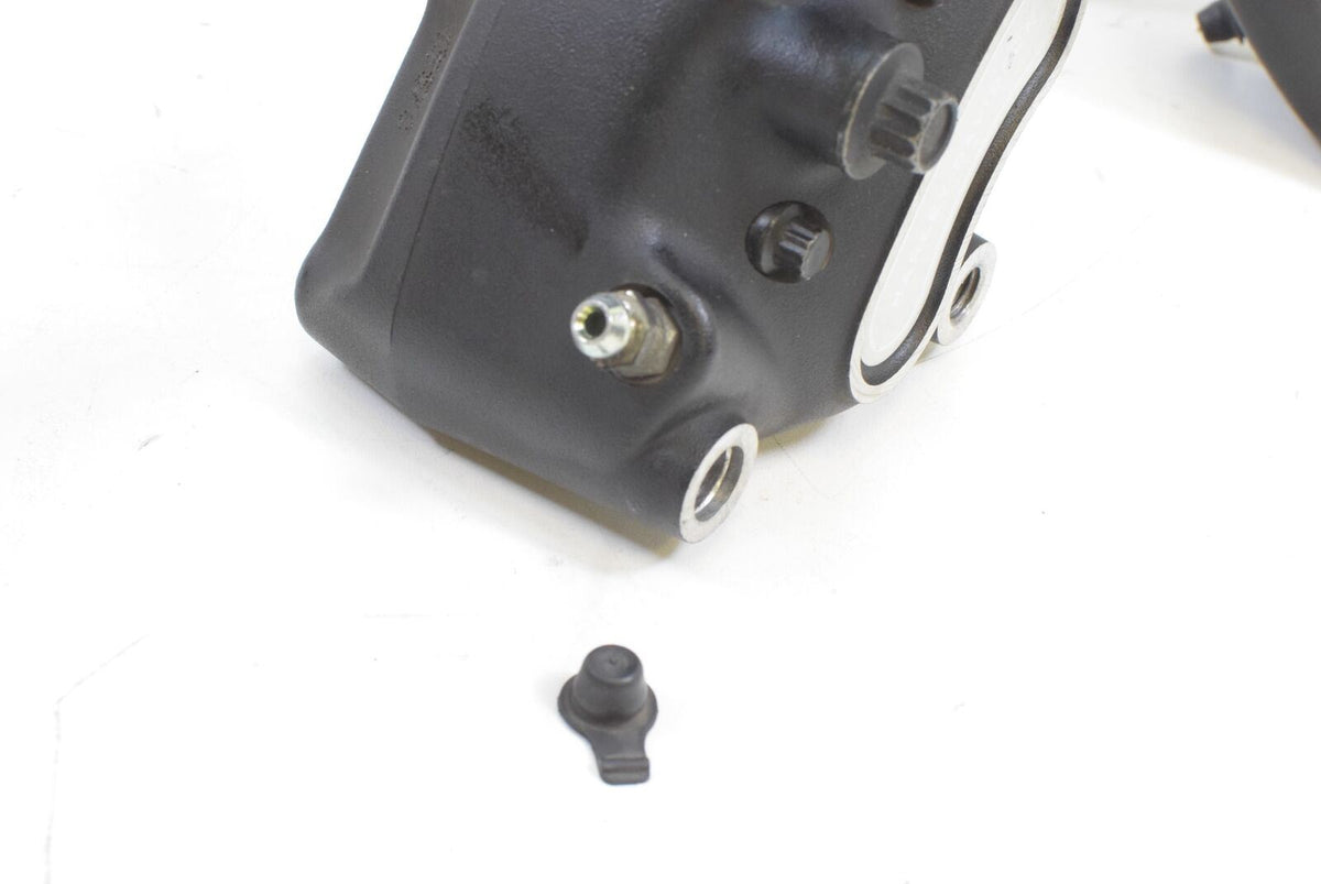 2007 Harley Touring FLHX Street Glide Front Brake Caliper Set 44023-00C 44046-00 {{ shop.shopifyCountryName }} - Mototech271