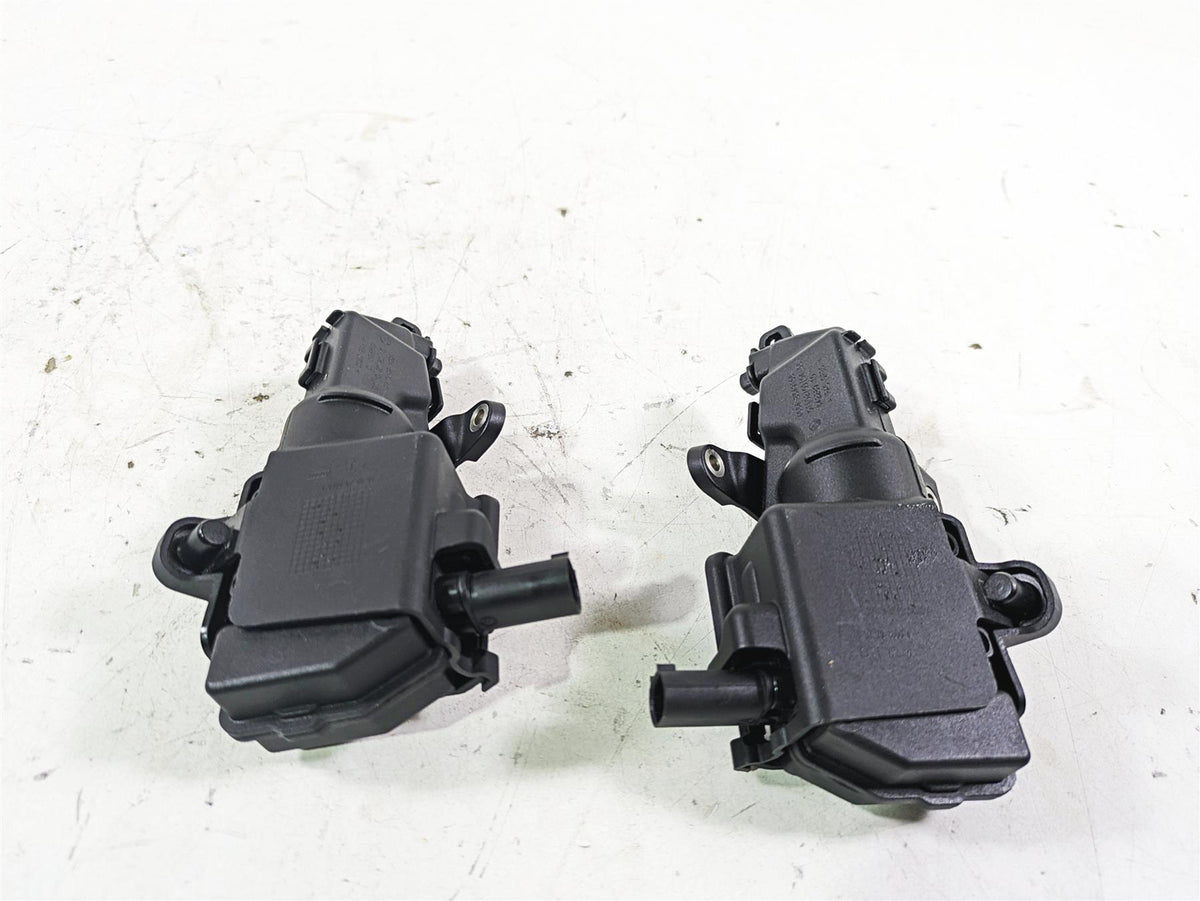 2022 BMW R1250 RT K052 Saddlebag Saddle Bag Lock Set 46547724037 {{ shop.shopifyCountryName }} - Mototech271