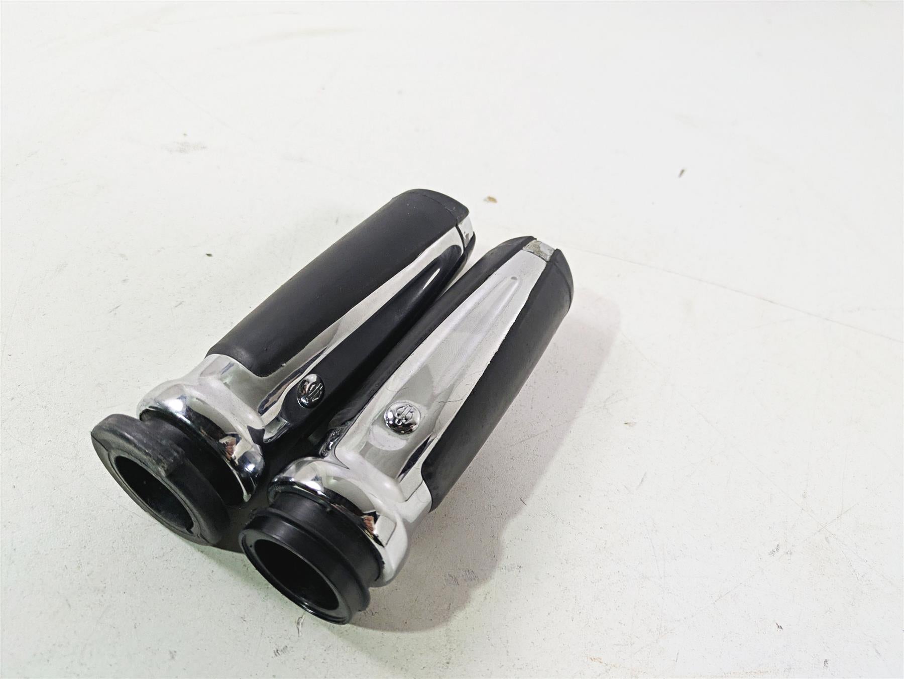 2015 Harley Touring FLHTKL Electra Glide Slipstream Hand Grip Set {{ shop.shopifyCountryName }} - Mototech271