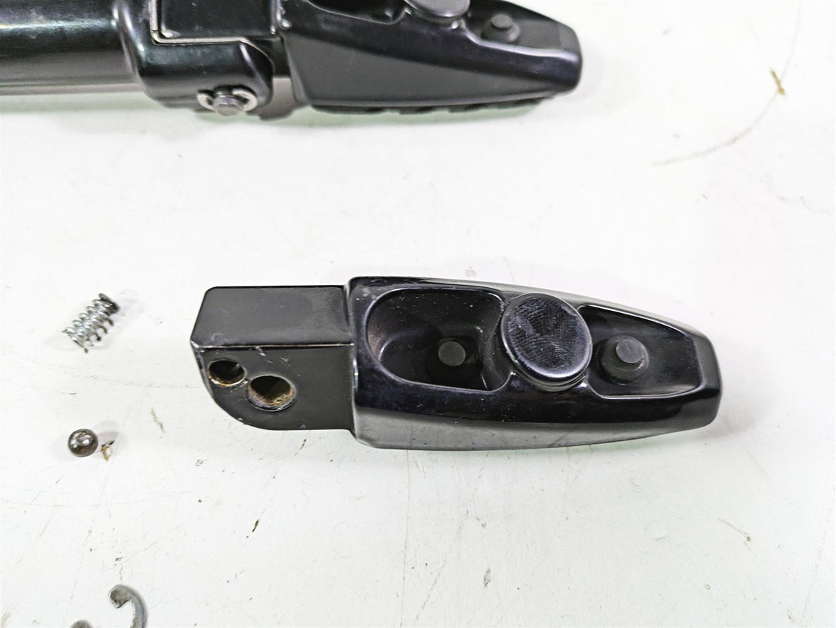 2018 Harley Softail FXFBS Fat Bob Passenger Livewire Footpeg Set - Read 50500762 {{ shop.shopifyCountryName }} - Mototech271