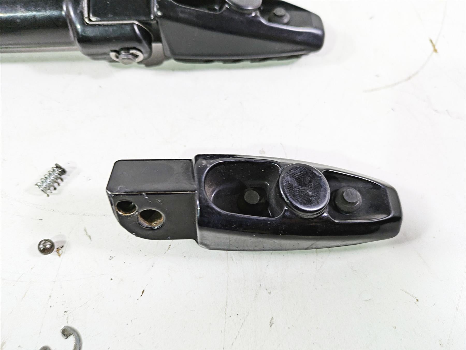 2018 Harley Softail FXFBS Fat Bob Passenger Livewire Footpeg Set - Read 50500762 {{ shop.shopifyCountryName }} - Mototech271