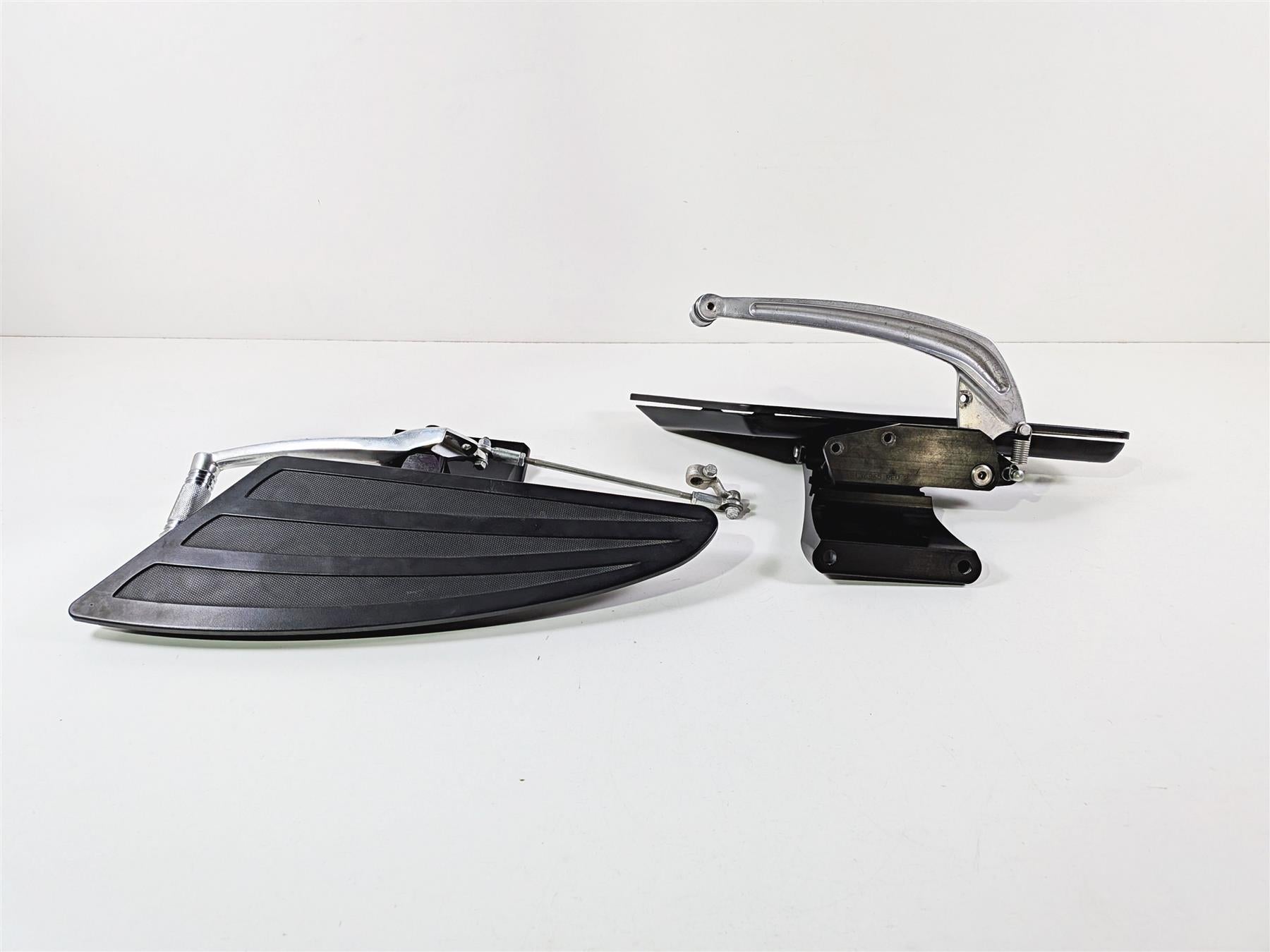2013 Victory Vision Tour Left Right Floor Board Shifter Brake Pedal 5134178 5137197 {{ shop.shopifyCountryName }} - Mototech271
