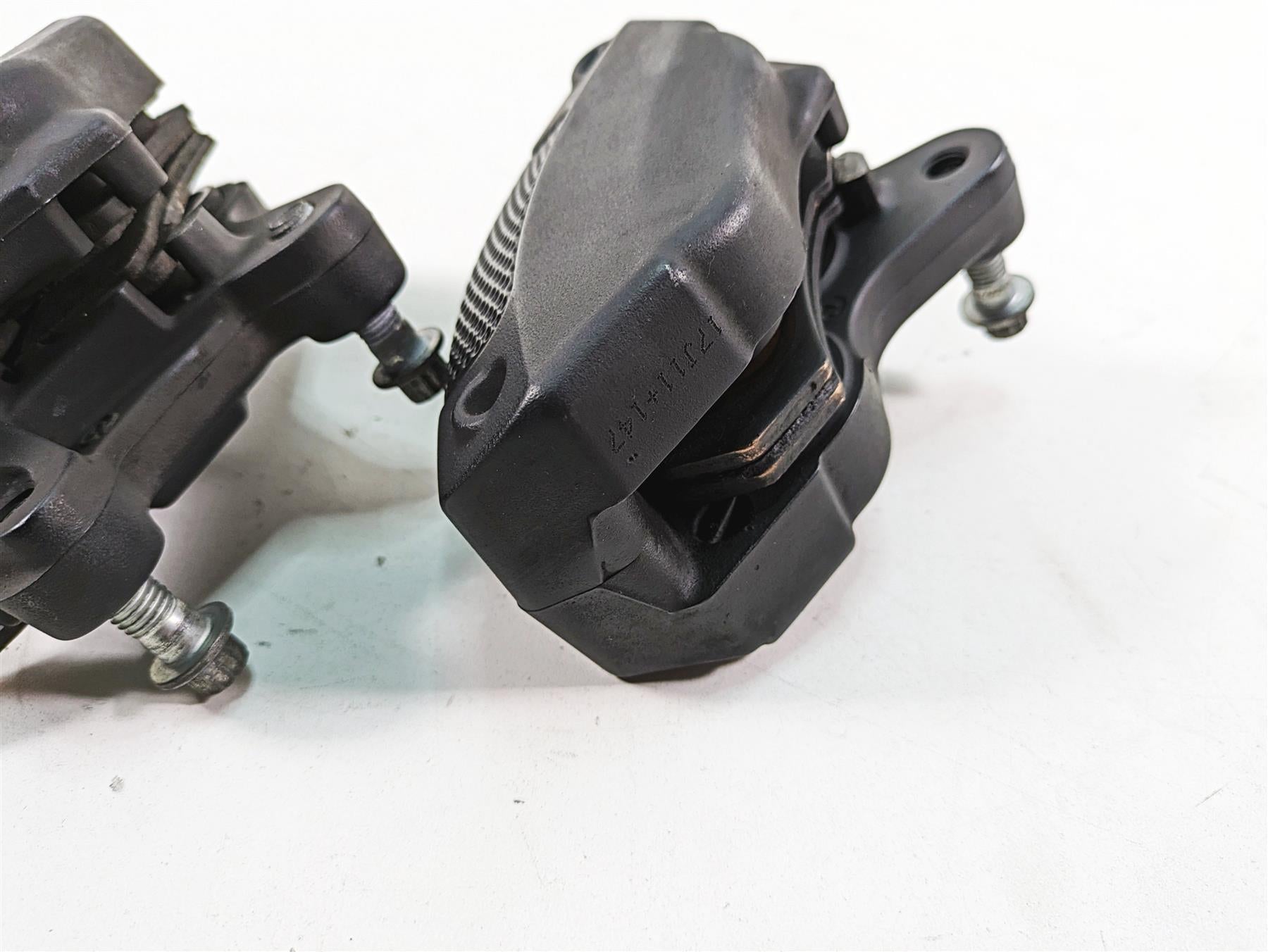 2018 Harley Touring FLHXSE CVO Street Glide Front Brake Caliper Set 41300209 {{ shop.shopifyCountryName }} - Mototech271