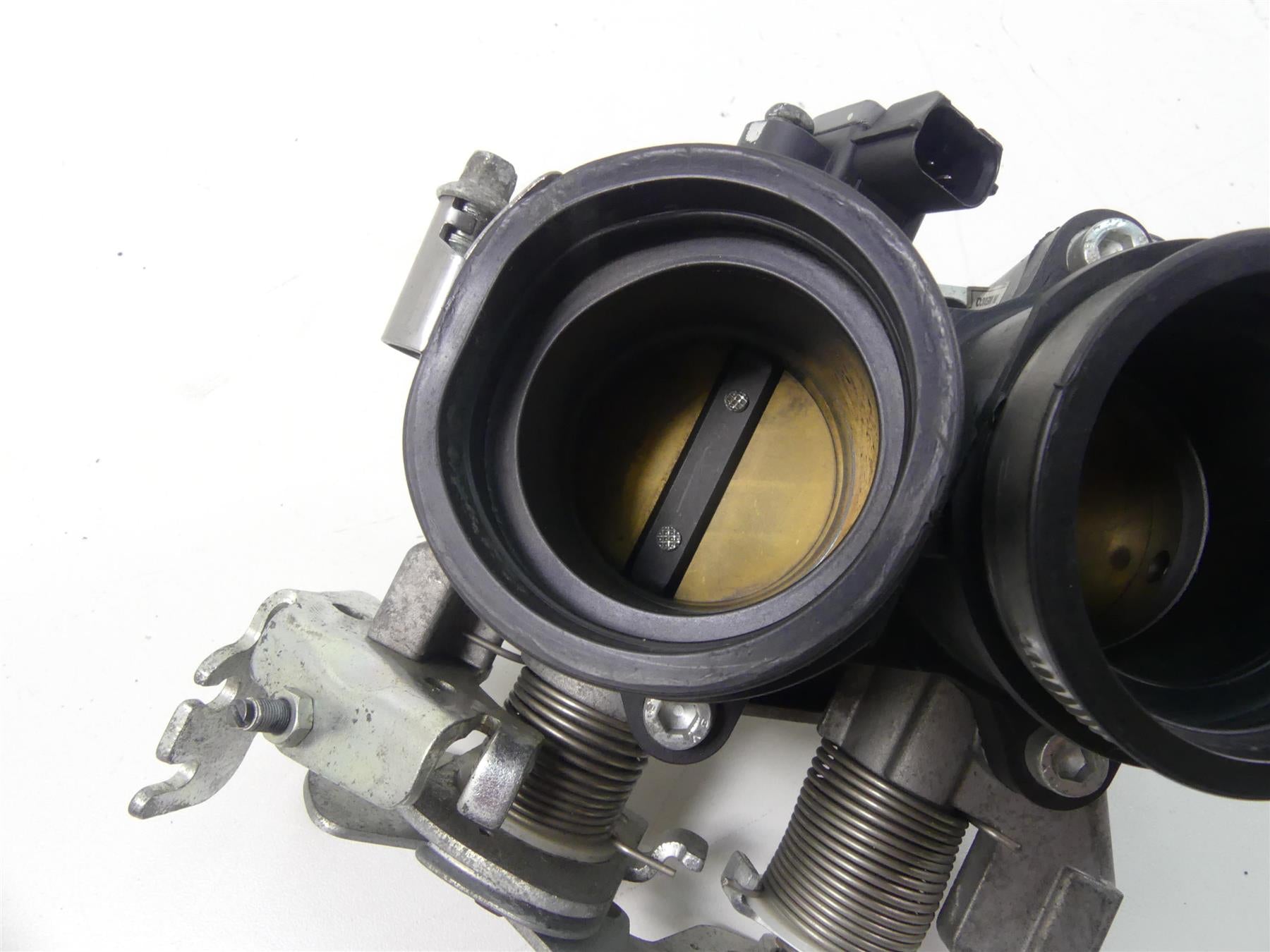 2013 Victory Cross Country Mikuni Throttle Body Fuel Injection 1204320 1205085 {{ shop.shopifyCountryName }} - Mototech271