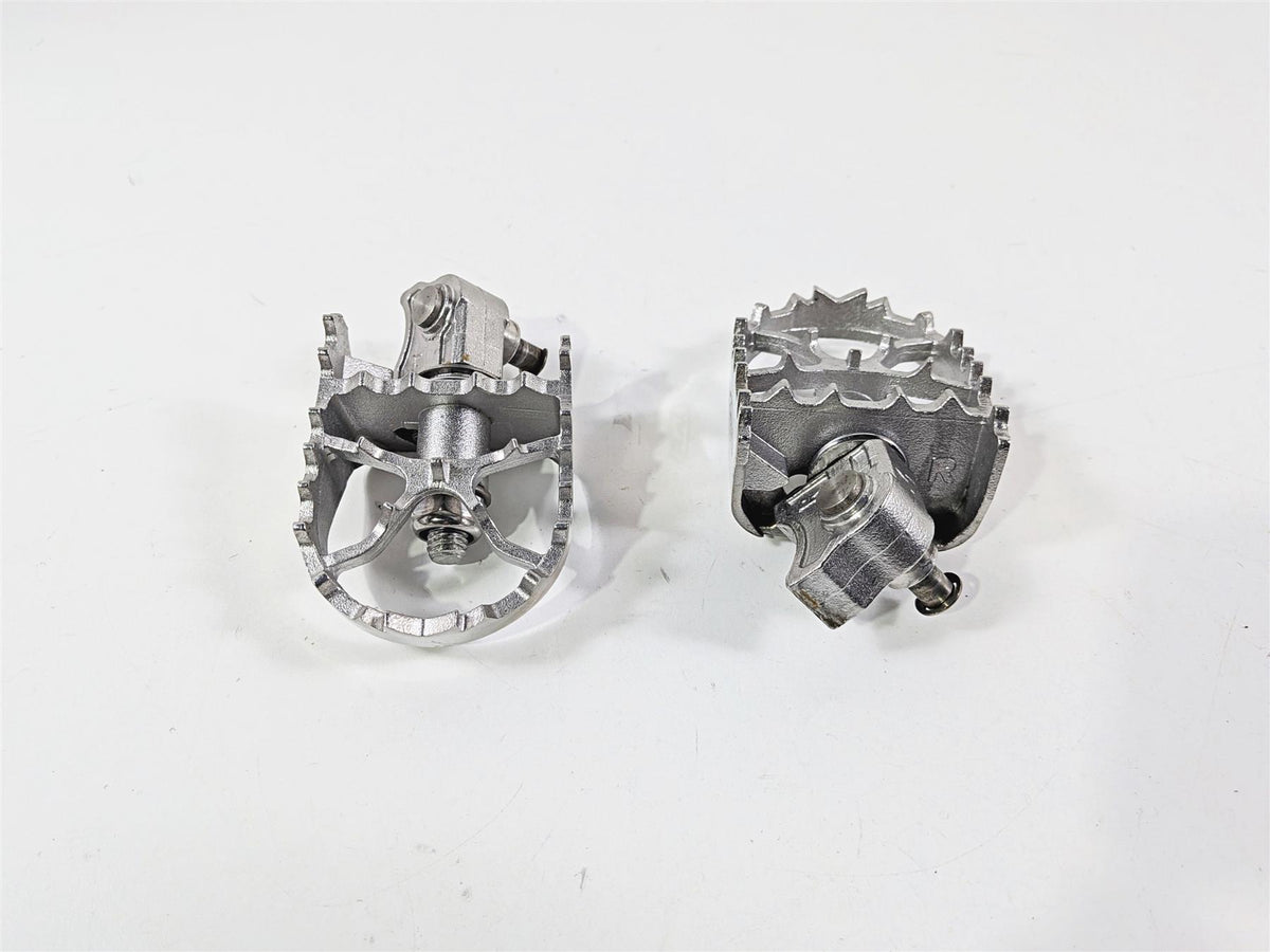 2016 BMW R1200 GS K50 Arashi Rider Foot Peg Footpeg Set AF076 {{ shop.shopifyCountryName }} - Mototech271