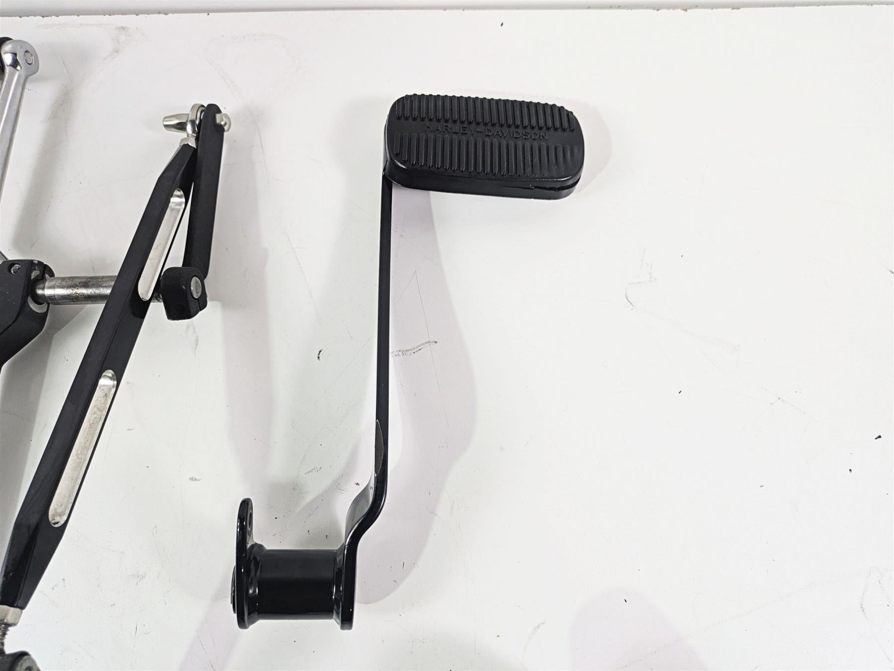 2001 Harley Touring FLHX Street Glide CNC Cut Front Rear Floor Board Pedal Set {{ shop.shopifyCountryName }} - Mototech271