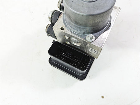 2018 Harley FXBR Softail Breakout Abs Brake Pump Unit Module 41100044B {{ shop.shopifyCountryName }} - Mototech271