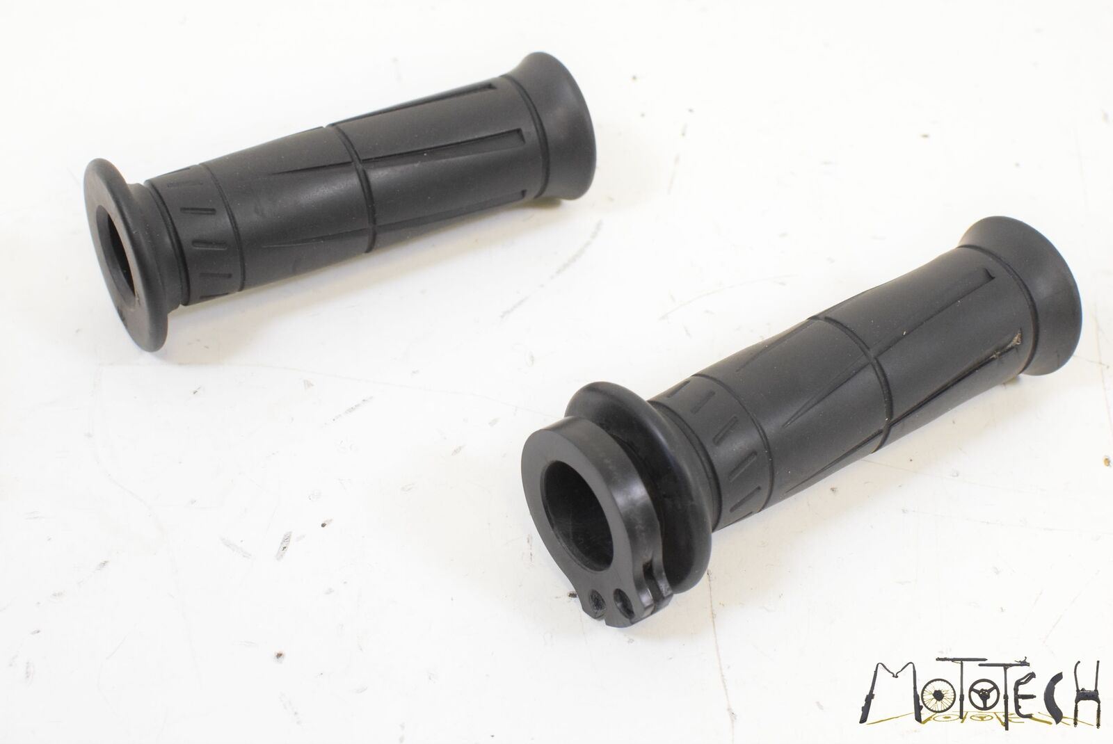 2015 Kawasaki ZX10R ZX10 R Ninja Grip SET 32099-0049 {{ shop.shopifyCountryName }} - Mototech271