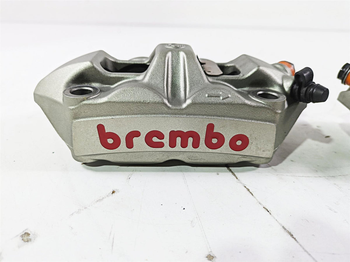 2019 Triumph Speed Triple RS 1050 Brembo M4 Front Brake Calipers 100mm T2023530 {{ shop.shopifyCountryName }} - Mototech271