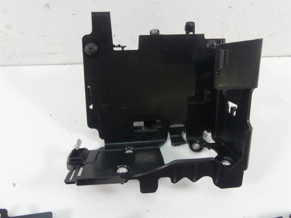 2022 Harley Softail FXBBS Street Bob Electrical Carrier Plastics Set 69201632 {{ shop.shopifyCountryName }} - Mototech271