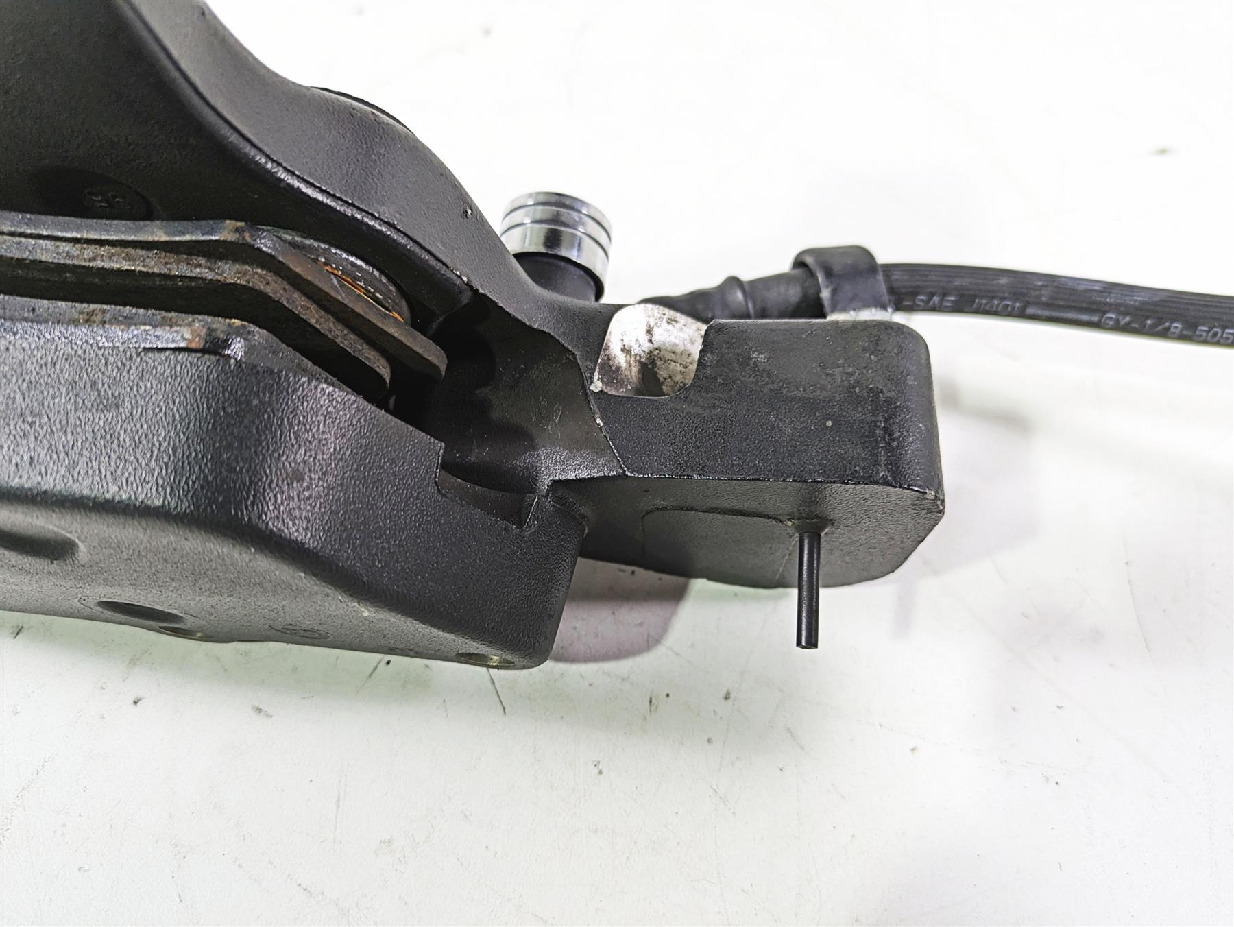2003 Harley Dyna FXDL Low Rider 100TH Rear Brake Caliper 44017-00D {{ shop.shopifyCountryName }} - Mototech271