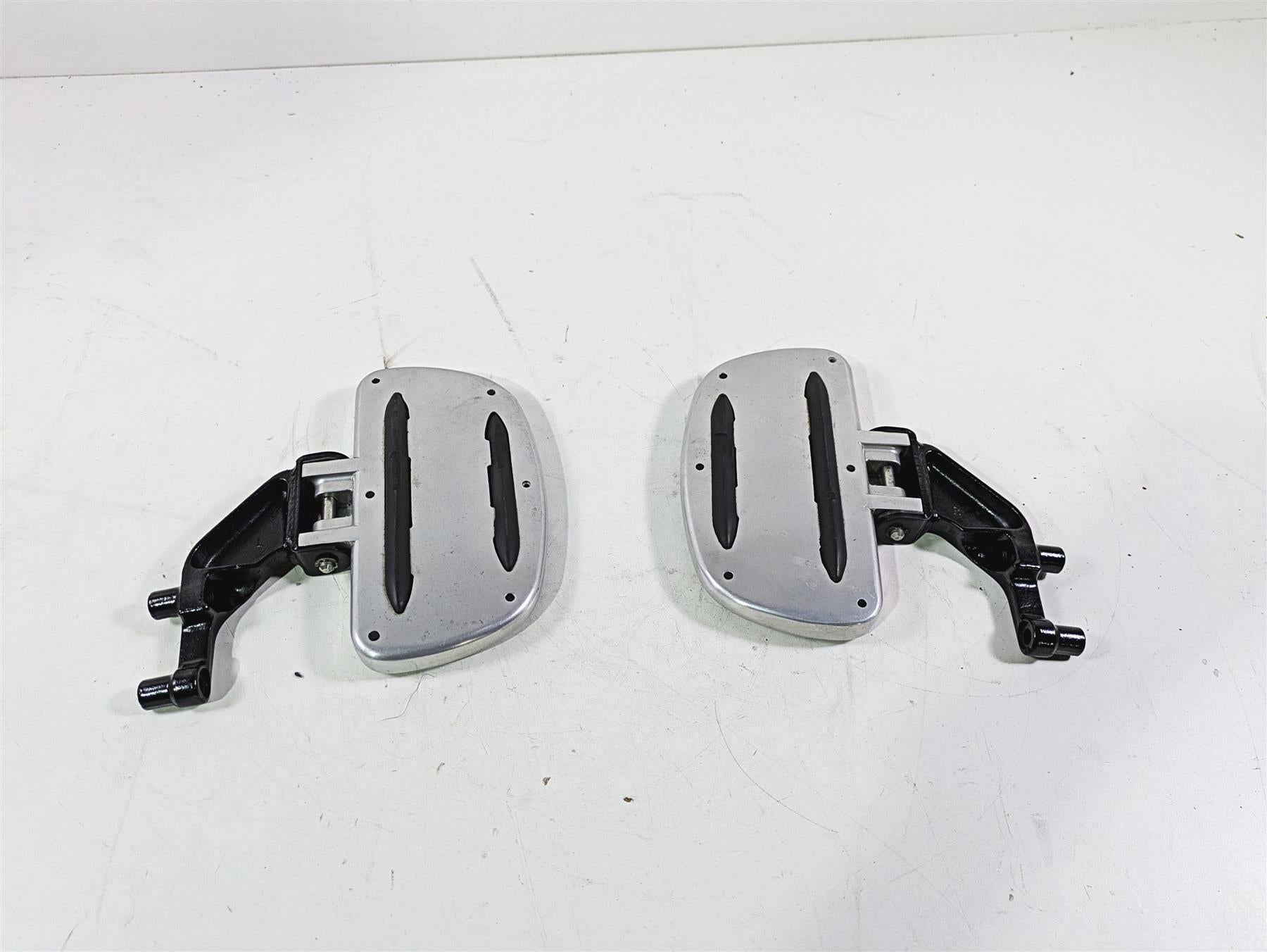 2008 Yamaha XVZ1300 Royal Star Rear Passenger Floorboard Set 4XY-27440-00-00 {{ shop.shopifyCountryName }} - Mototech271