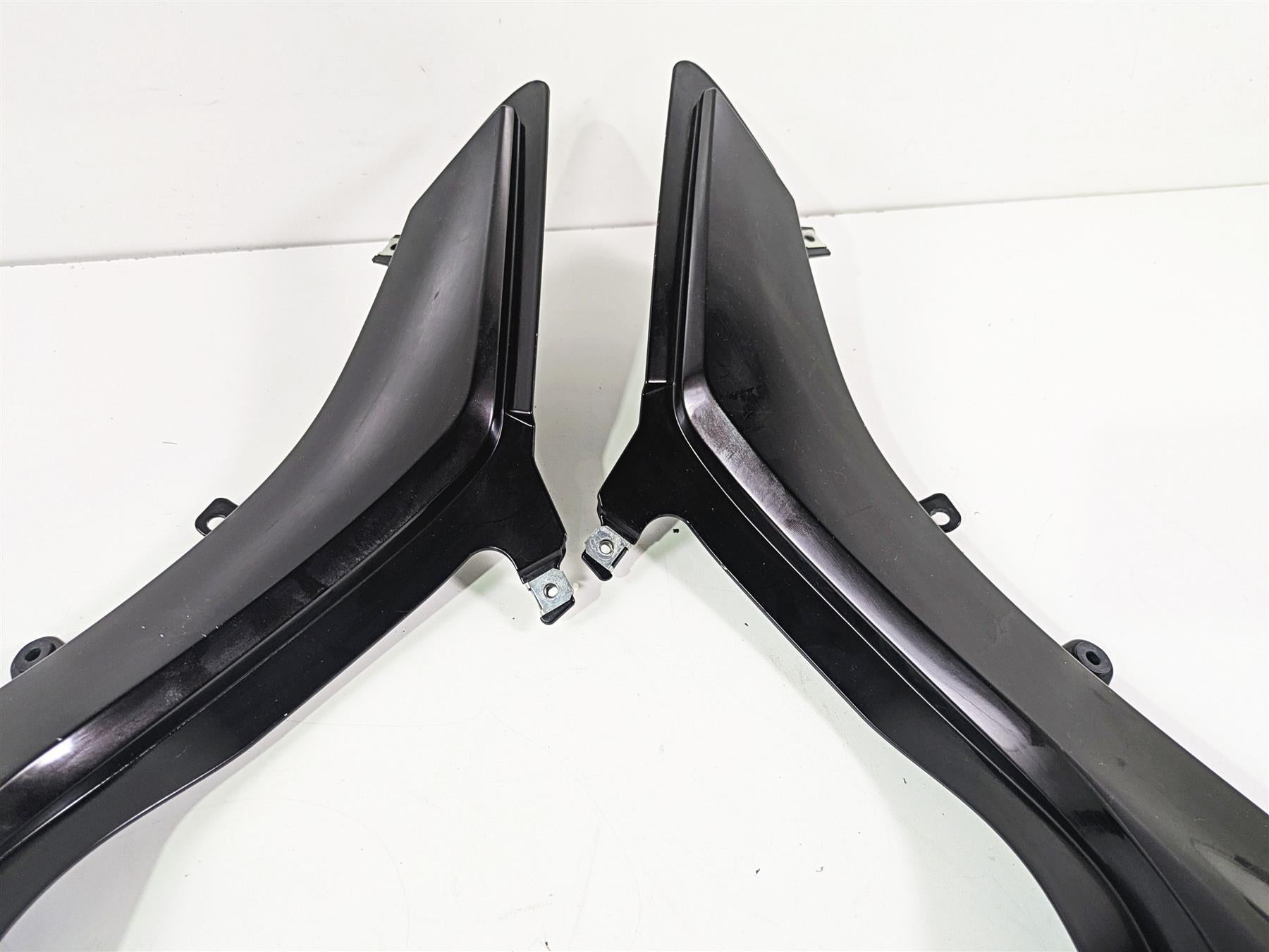 2016 BMW R1200RT K52 Tail Side Cover Fairing Set 46638533567 46638533568 {{ shop.shopifyCountryName }} - Mototech271