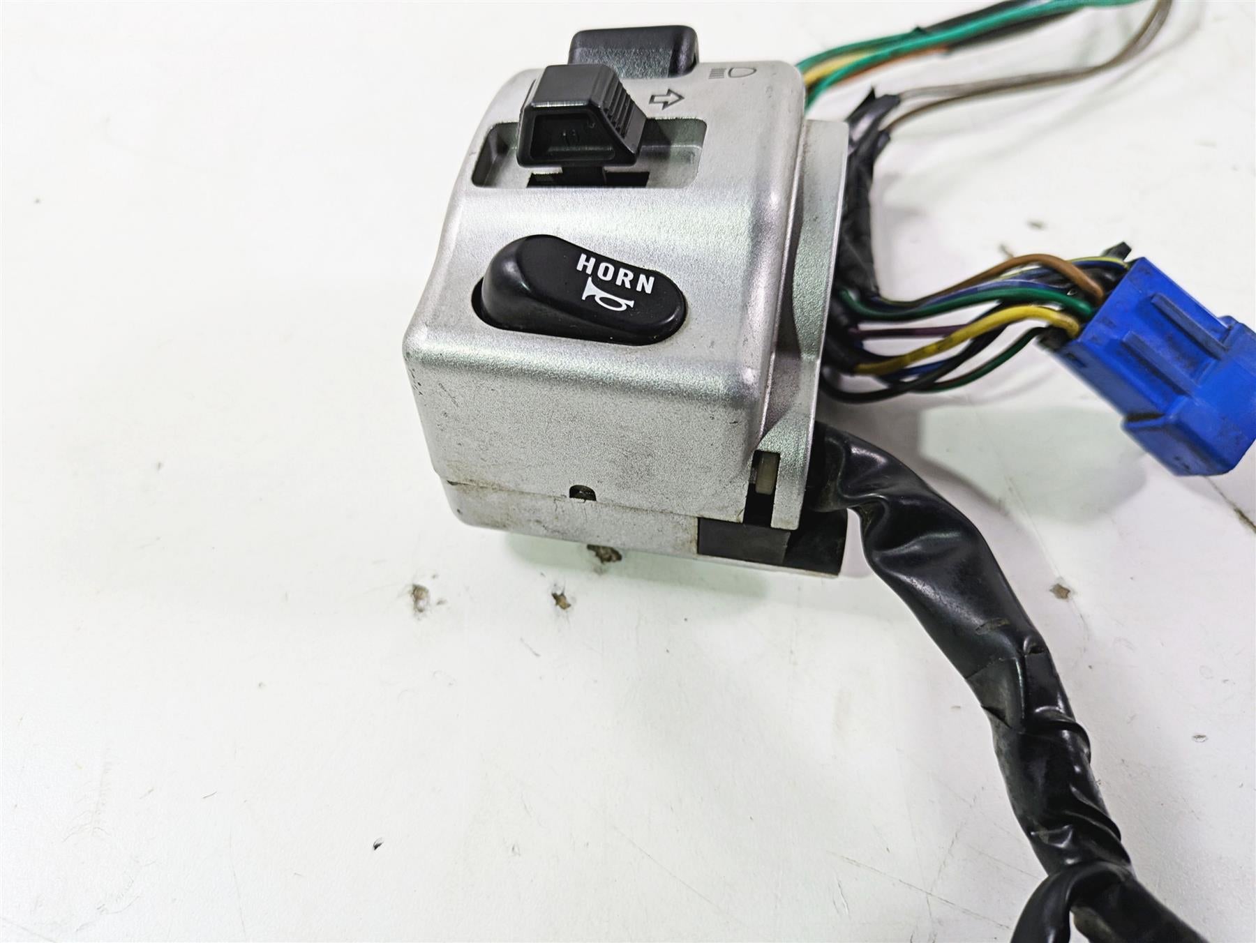 2004 Victory Kingpin Left Hand Turn Signal Control Switch - For Parts 4010775 {{ shop.shopifyCountryName }} - Mototech271