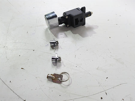 2007 Harley Touring FLHTCU SE CVO E-Glide Ignition Switch Key Lock Set 71572-06 {{ shop.shopifyCountryName }} - Mototech271