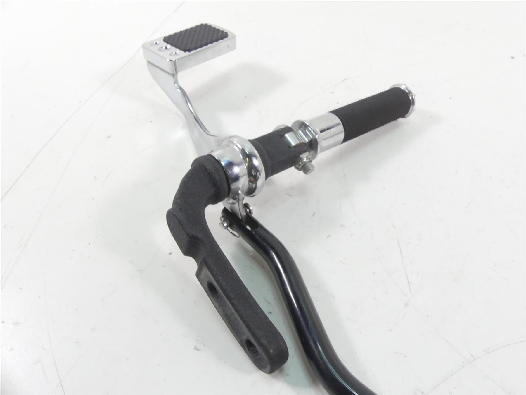 2013 Harley FXDWG Dyna Wide Glide Right Fw Footpeg & Brake Pedal 42663-03 {{ shop.shopifyCountryName }} - Mototech271