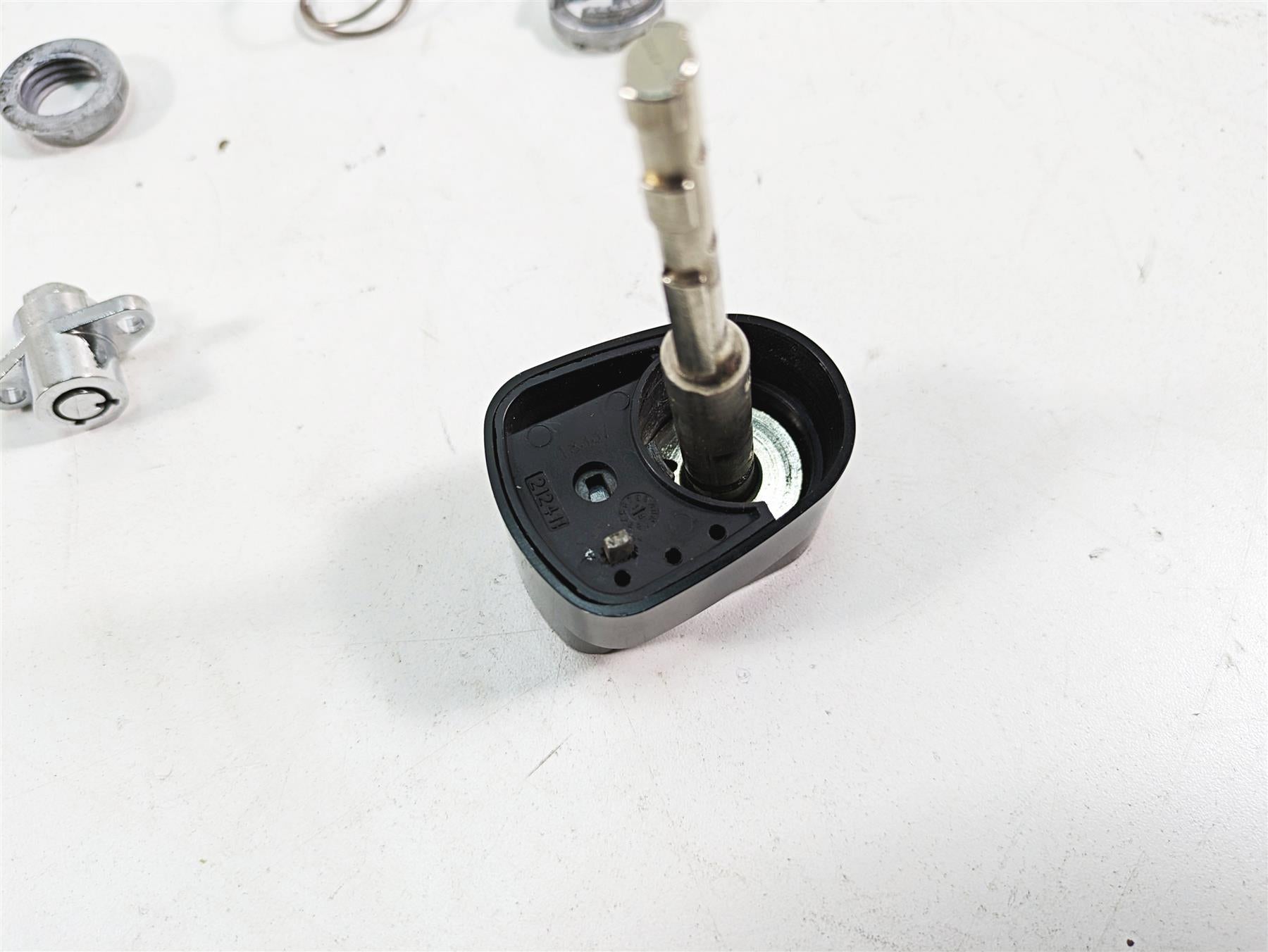 2019 Harley Touring FLHX Street Glide Ignition Switch Knob Lock Set 71400017B {{ shop.shopifyCountryName }} - Mototech271