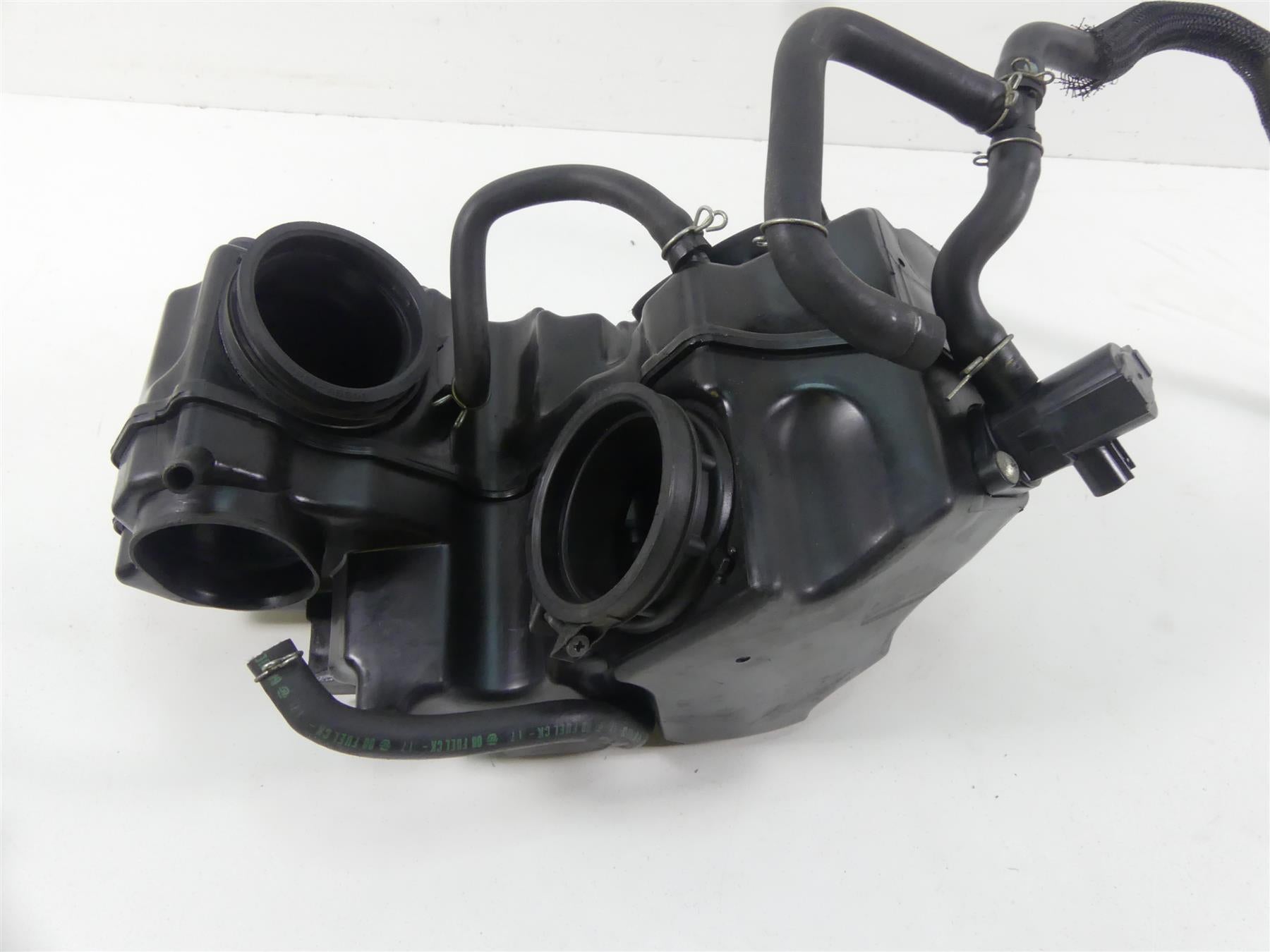 2007 Suzuki M109R VZR1800 Boulevard Center Air Cleaner Filter Box 13710-48G10 {{ shop.shopifyCountryName }} - Mototech271