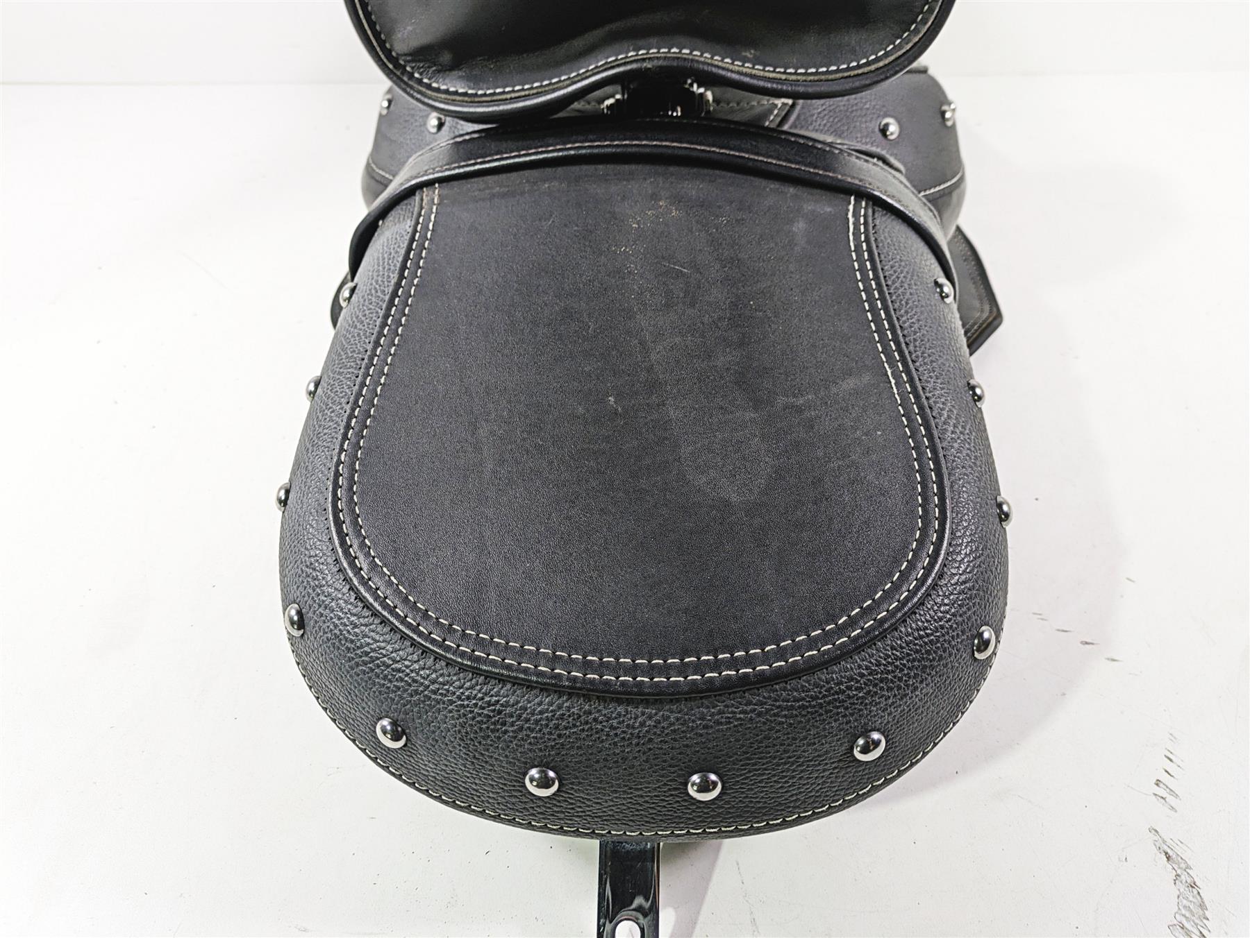 2018 Indian Chieftain Dark Horse Heated Seat Studded Crocodile Tip 2686580 {{ shop.shopifyCountryName }} - Mototech271