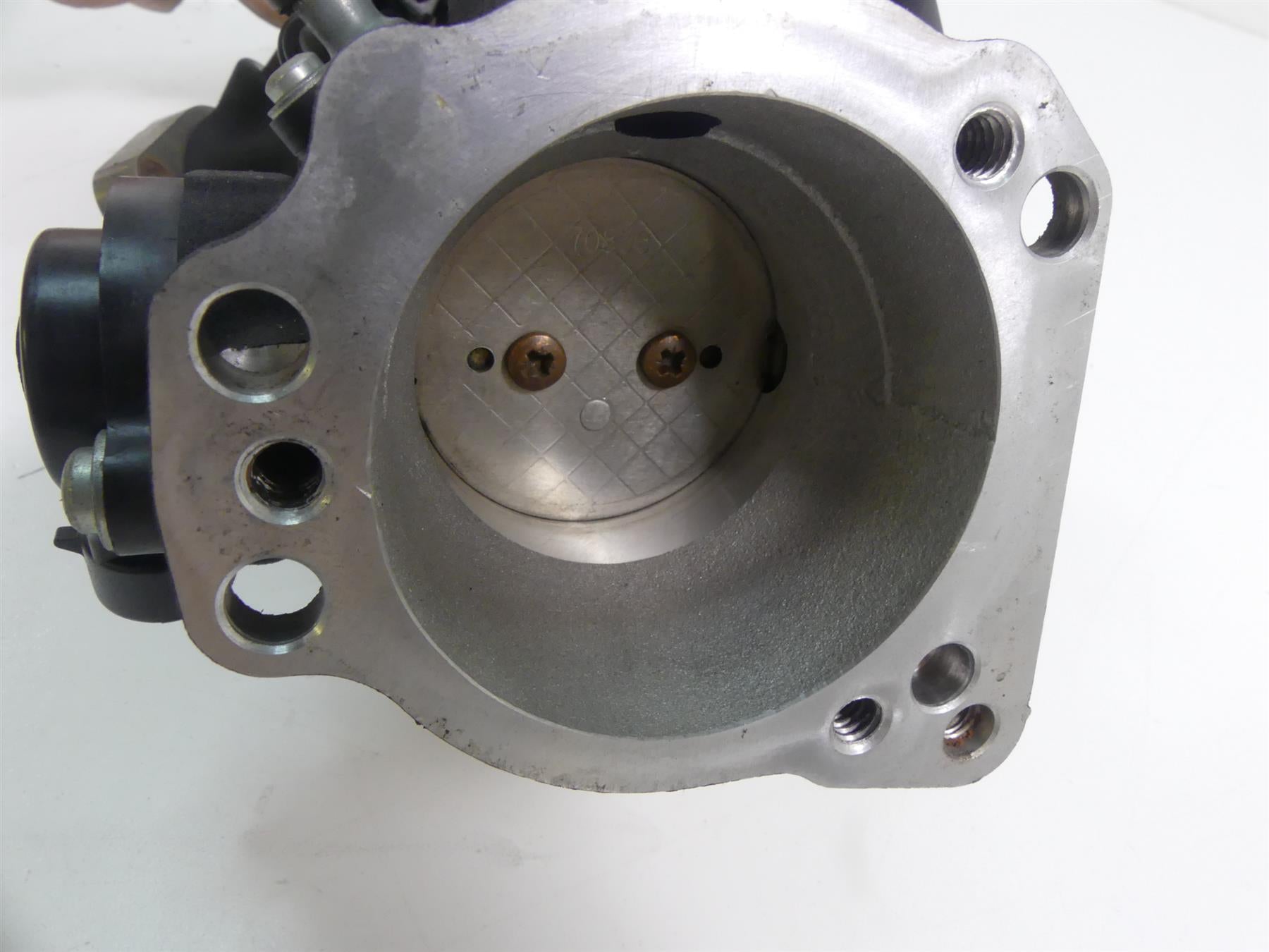 2007 Harley Touring FLHTCU SE CVO Electra Glide Throttle Body Bodies 27708-06B {{ shop.shopifyCountryName }} - Mototech271