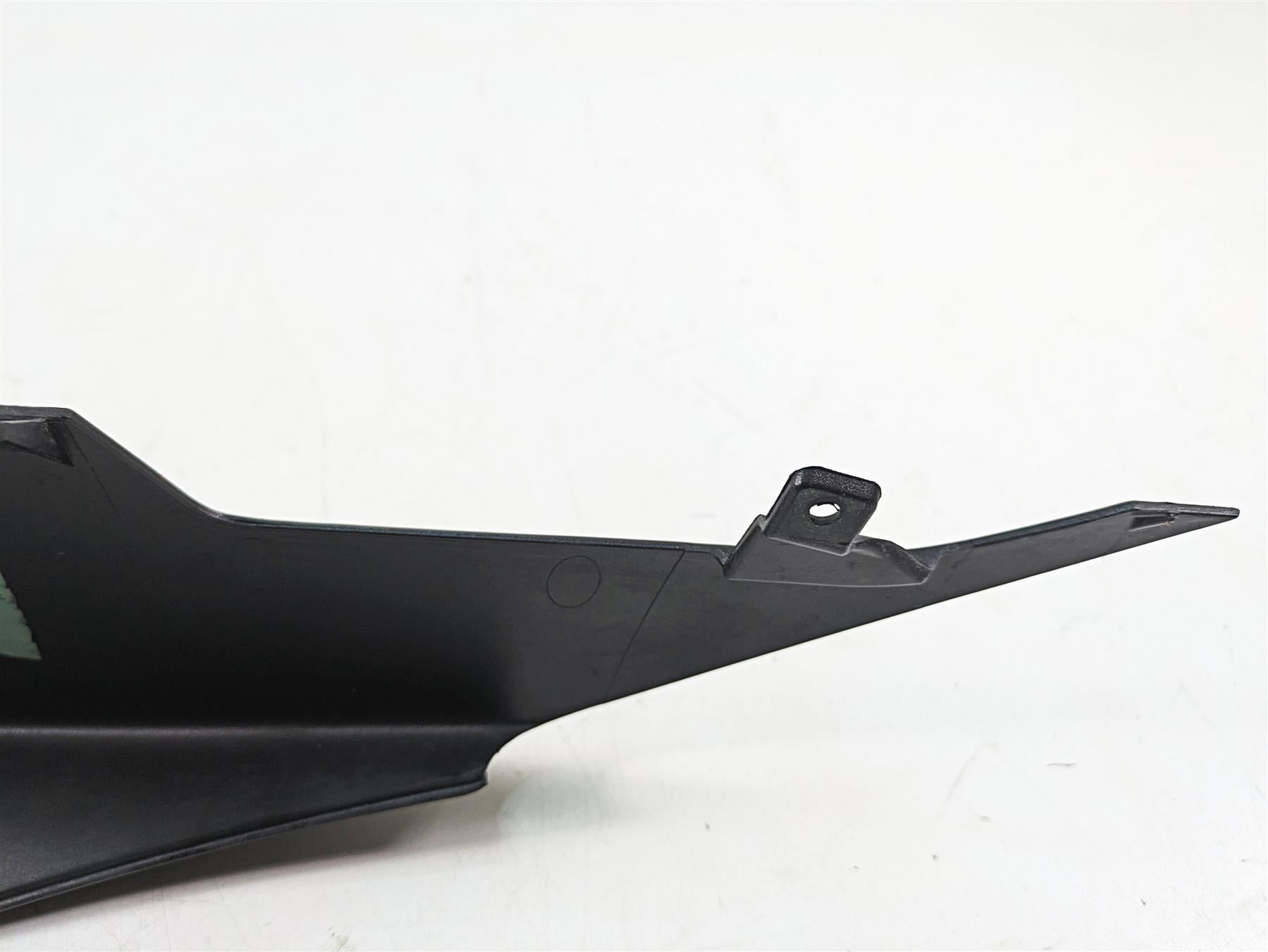 2021 Aprilia RS660 Right Tail Cover Fairing Cowl - Read 2B006647 {{ shop.shopifyCountryName }} - Mototech271