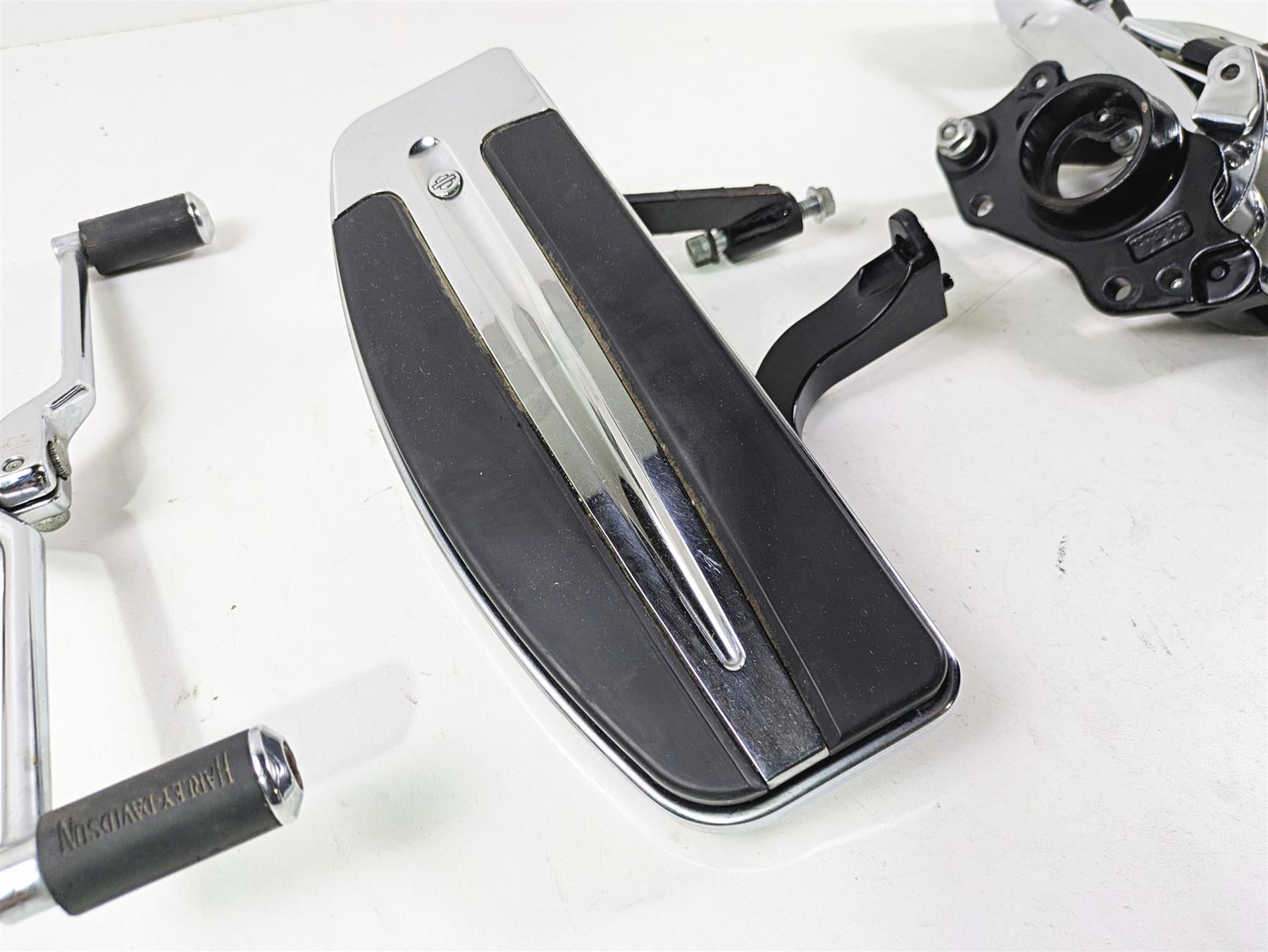2015 Harley Touring FLHTKL Electra Glide Slipstream Floor Board Pedal & Shifter {{ shop.shopifyCountryName }} - Mototech271