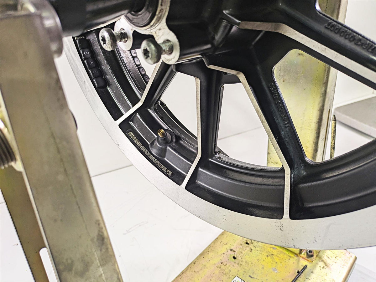 1996 Harley Touring FLHTCUI Electra Glide 16x3 Front Wheel Rim 10 Spoke 43493-87 {{ shop.shopifyCountryName }} - Mototech271