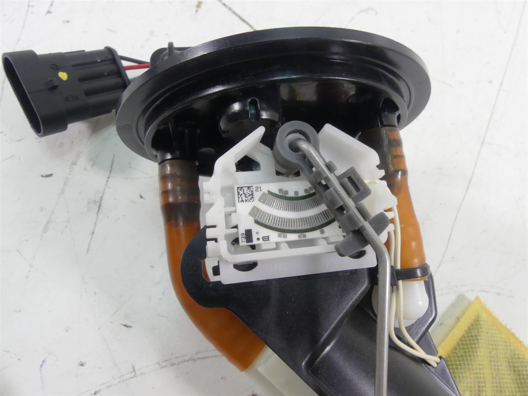 2019 Indian Motorcycle Co. FTR1200 Fuel Gas Petrol Pump -Tested 2522246 {{ shop.shopifyCountryName }} - Mototech271