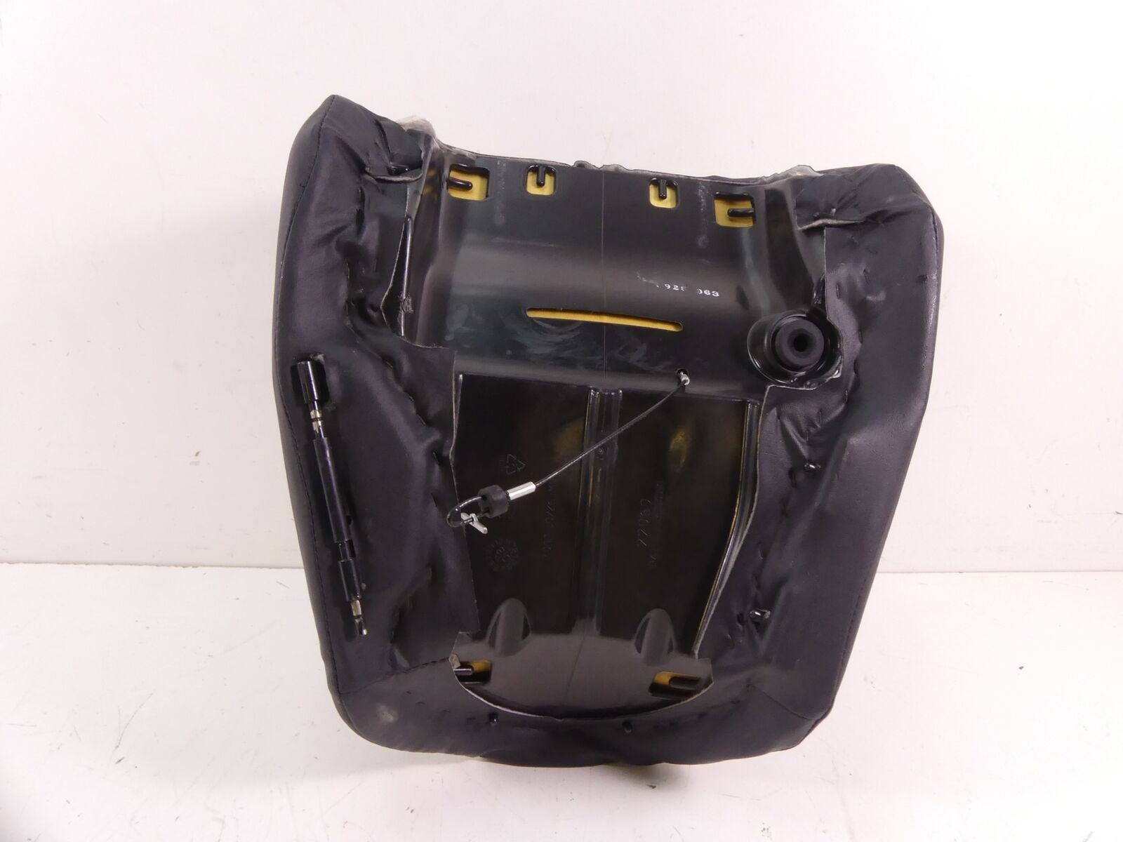 2009 Harley VRSCAW V-Rod Front Rider Driver Saddle Seat - Nice 52383-07 {{ shop.shopifyCountryName }} - Mototech271