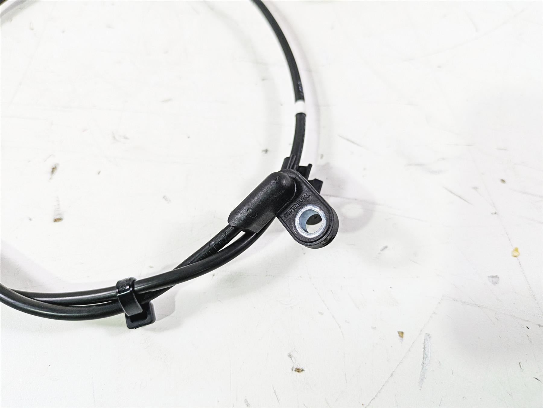 2020 Triumph Daytona 765 Moto2 Rear Abs Brake Wheel Speed Sensor T2021495 {{ shop.shopifyCountryName }} - Mototech271