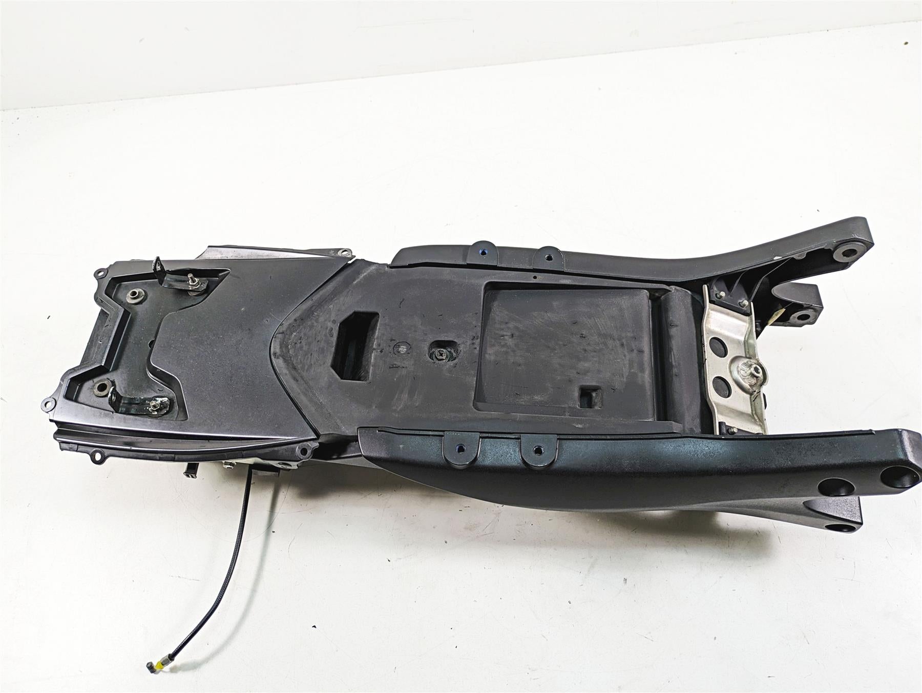 2009 Suzuki GSXR750 K9 Rear Subframe Sub Frame & Inner Fender 41211-37H00-YUG {{ shop.shopifyCountryName }} - Mototech271