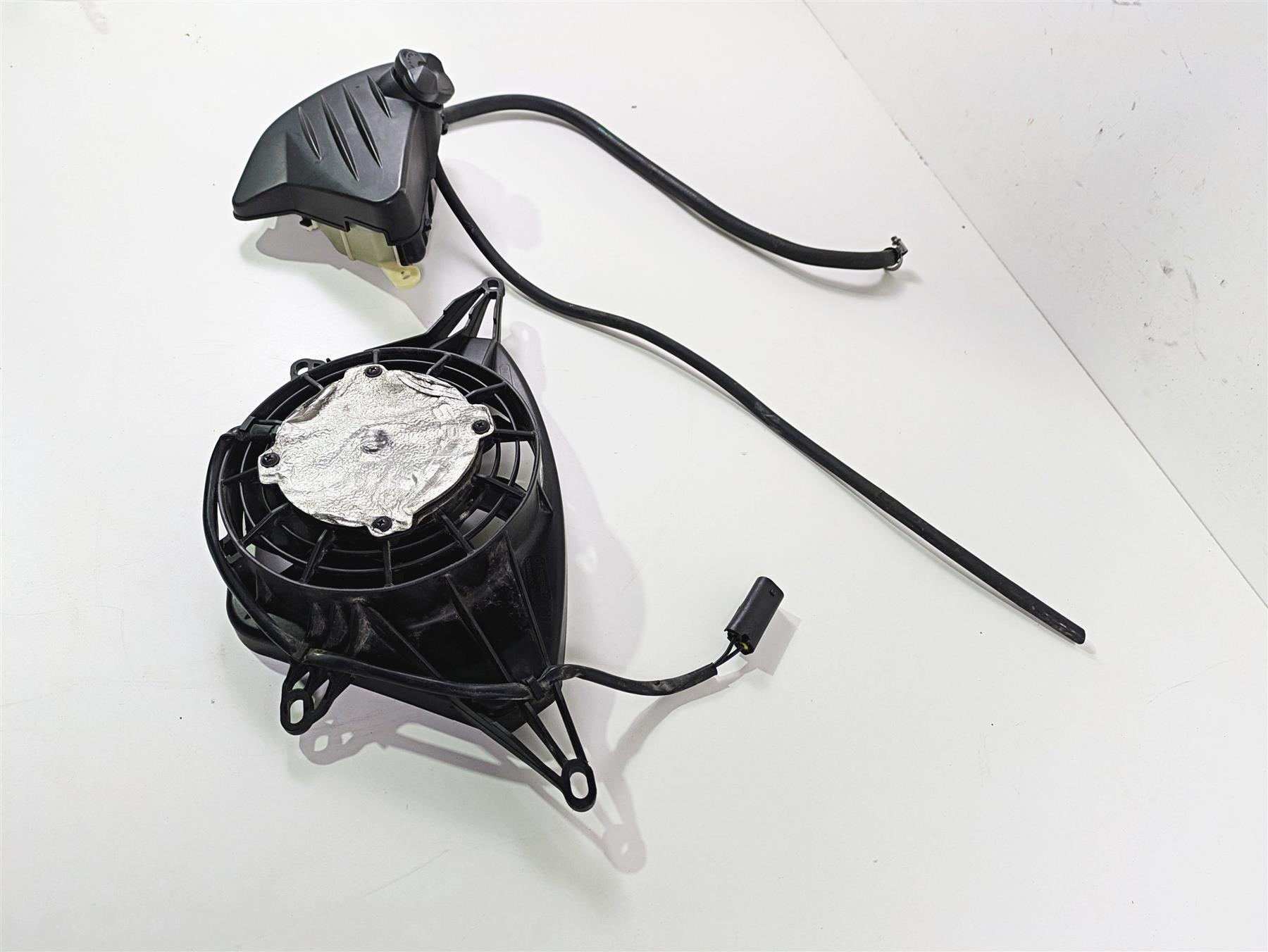 2014 BMW K1300S K40 Coolant Fan And Bottle That Mounts To Radiator 17117699517 {{ shop.shopifyCountryName }} - Mototech271