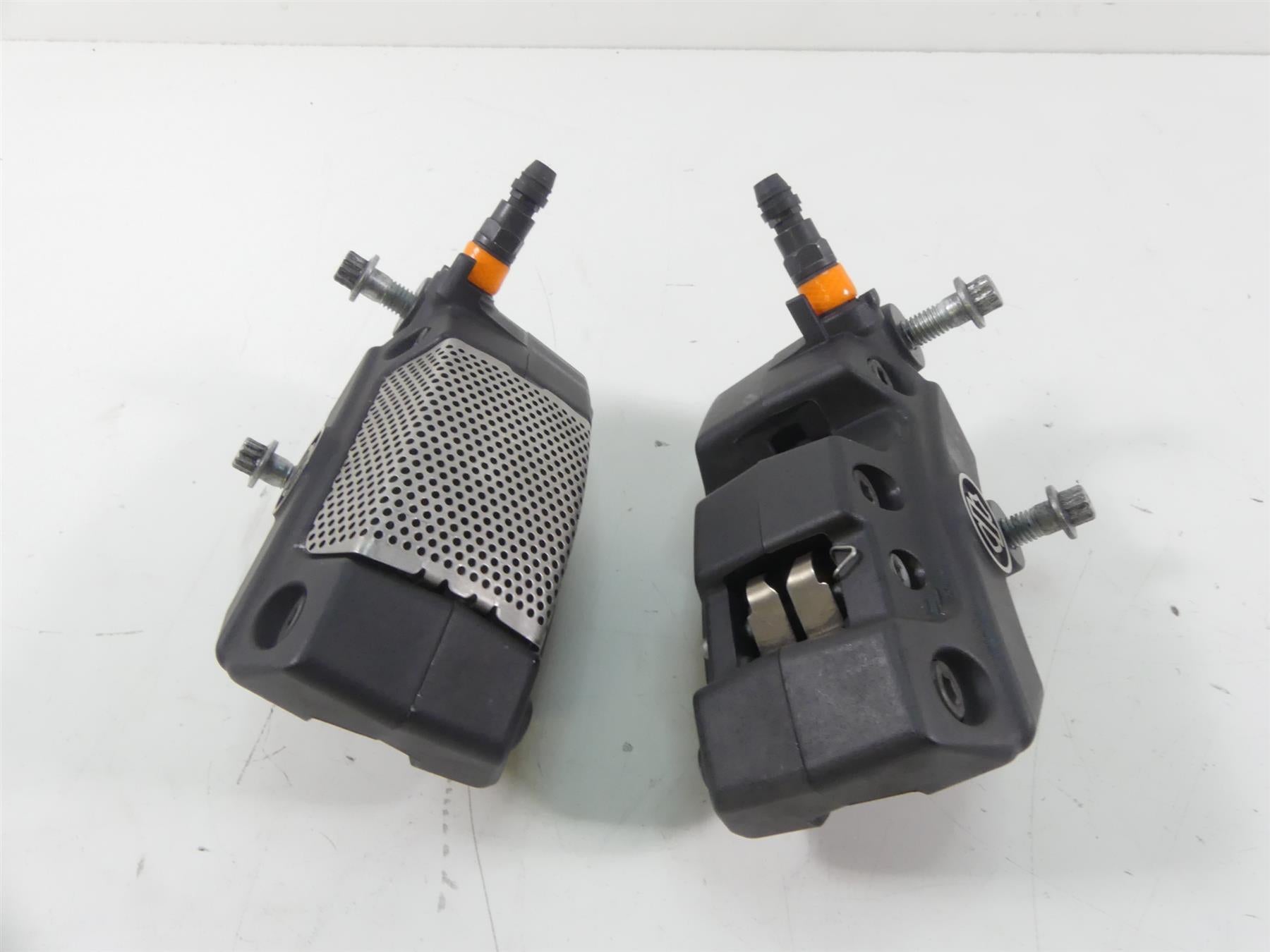 2013 Harley Davidson VRSCF Muscle Front Brake Caliper Set 44731-08 44732-08 {{ shop.shopifyCountryName }} - Mototech271