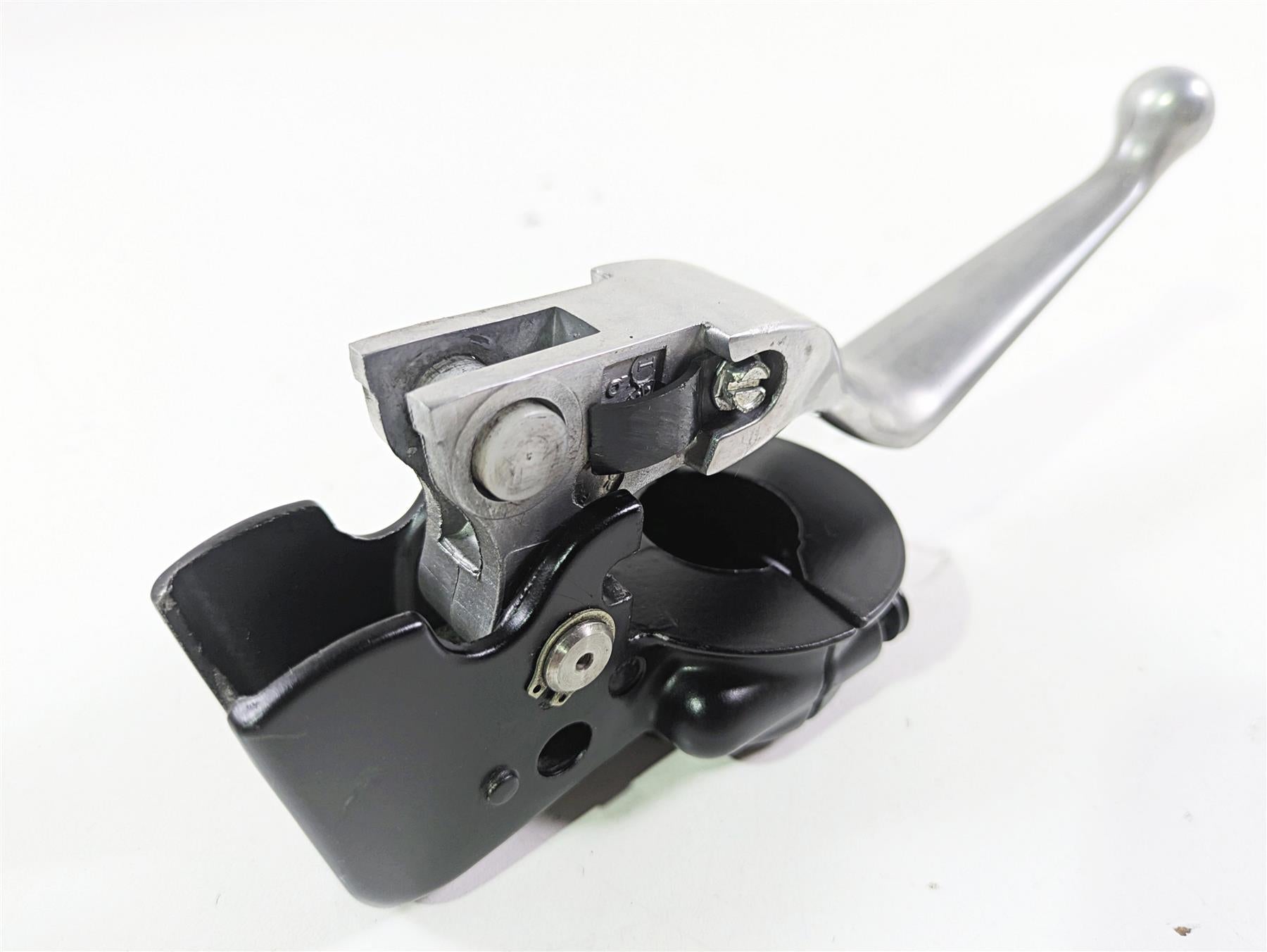2014 Harley FXDF Dyna Fat Bob Clutch Perch & Lever 38608-96 {{ shop.shopifyCountryName }} - Mototech271