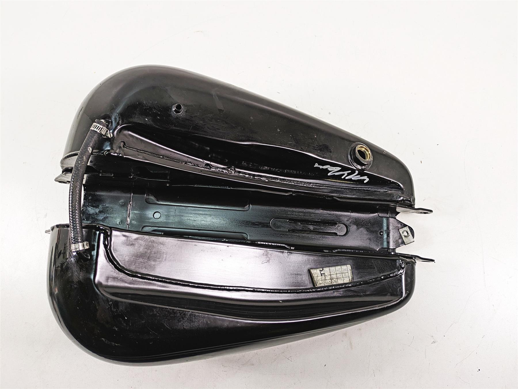 2005 Harley Dyna FXDL Low Rider Fuel Gas Petrol Tank Reservoir - Read 61000706 {{ shop.shopifyCountryName }} - Mototech271