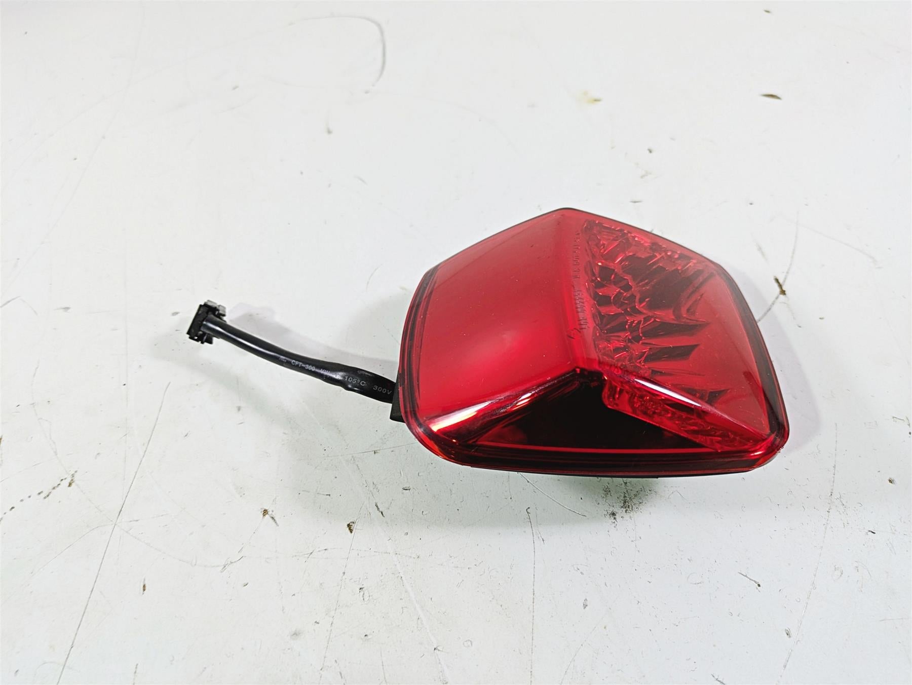 2003 Harley Softail FXSTDI Deuce 100th Taillight Tail Light & Wiring 68354-00A {{ shop.shopifyCountryName }} - Mototech271