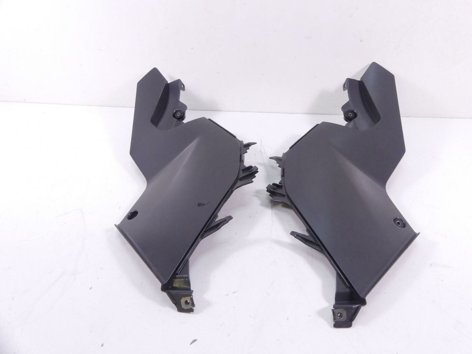 2007 BMW K1200 GT K44 Tank Side Cover Fairing Cowl Set 46637685024 {{ shop.shopifyCountryName }} - Mototech271