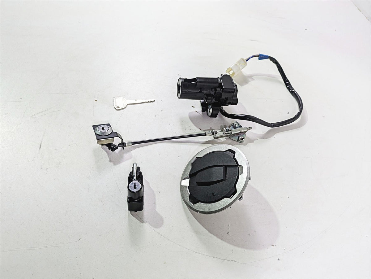 2021 Kawasaki Z900 ZR900 Ignition Switch Key Lock Tank Cap Set 27005-0673 {{ shop.shopifyCountryName }} - Mototech271