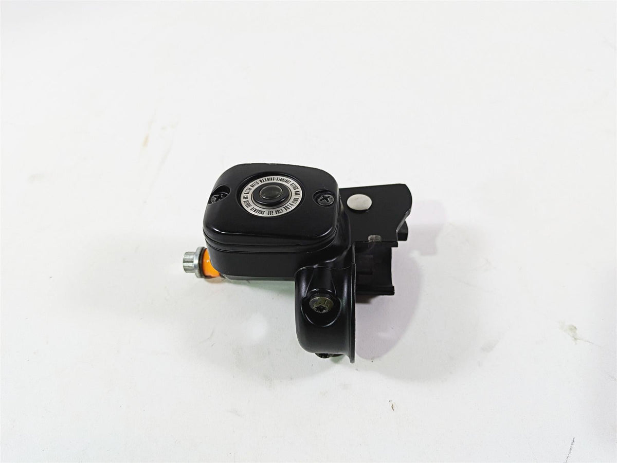 2009 Harley FLSTSB Cross Bones Front Master Cylinder 9/16 45019-08C {{ shop.shopifyCountryName }} - Mototech271