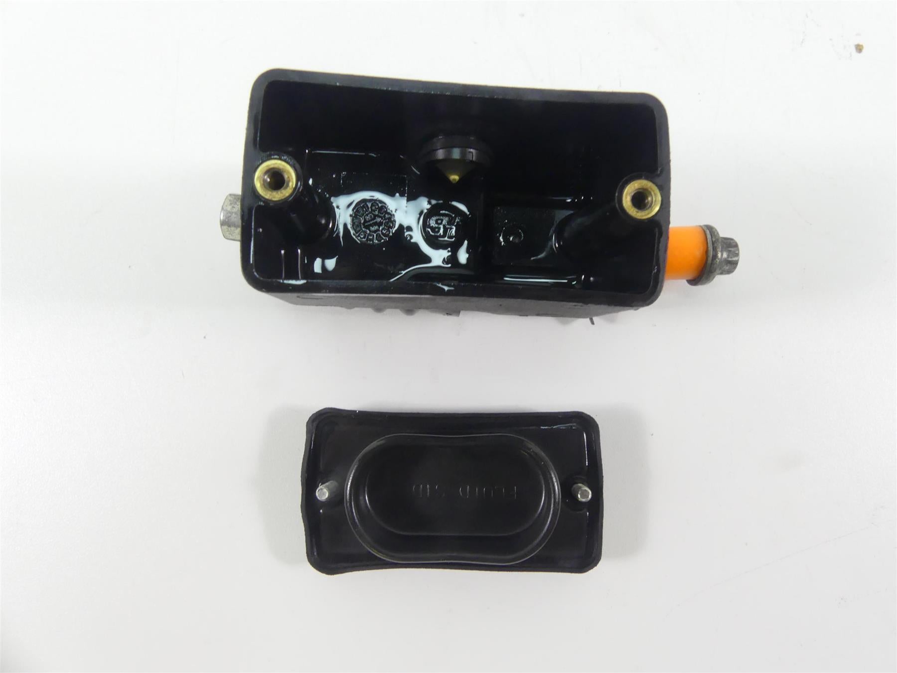 1999 Harley Dyna FXDS Convertible Rear Brake Master Cylinder 42474-90C {{ shop.shopifyCountryName }} - Mototech271
