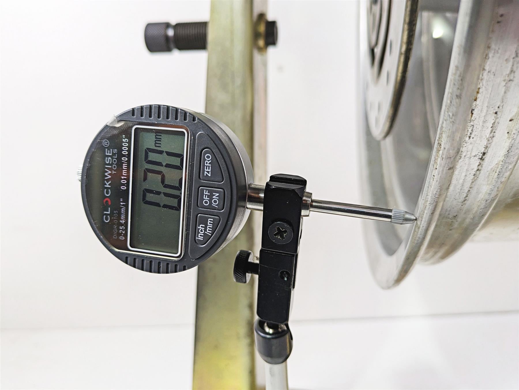 2009 Harley FXCWC Softail Rocker Straight 18x8 Rear Wheel Rim 41501-08 ...