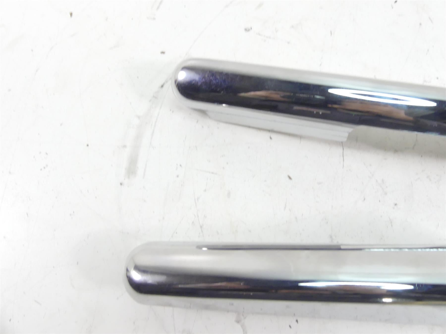 2005 Harley Touring CVO FLHTCSE Electra Glide Rear Frame Chrome Struts 47502-97 {{ shop.shopifyCountryName }} - Mototech271